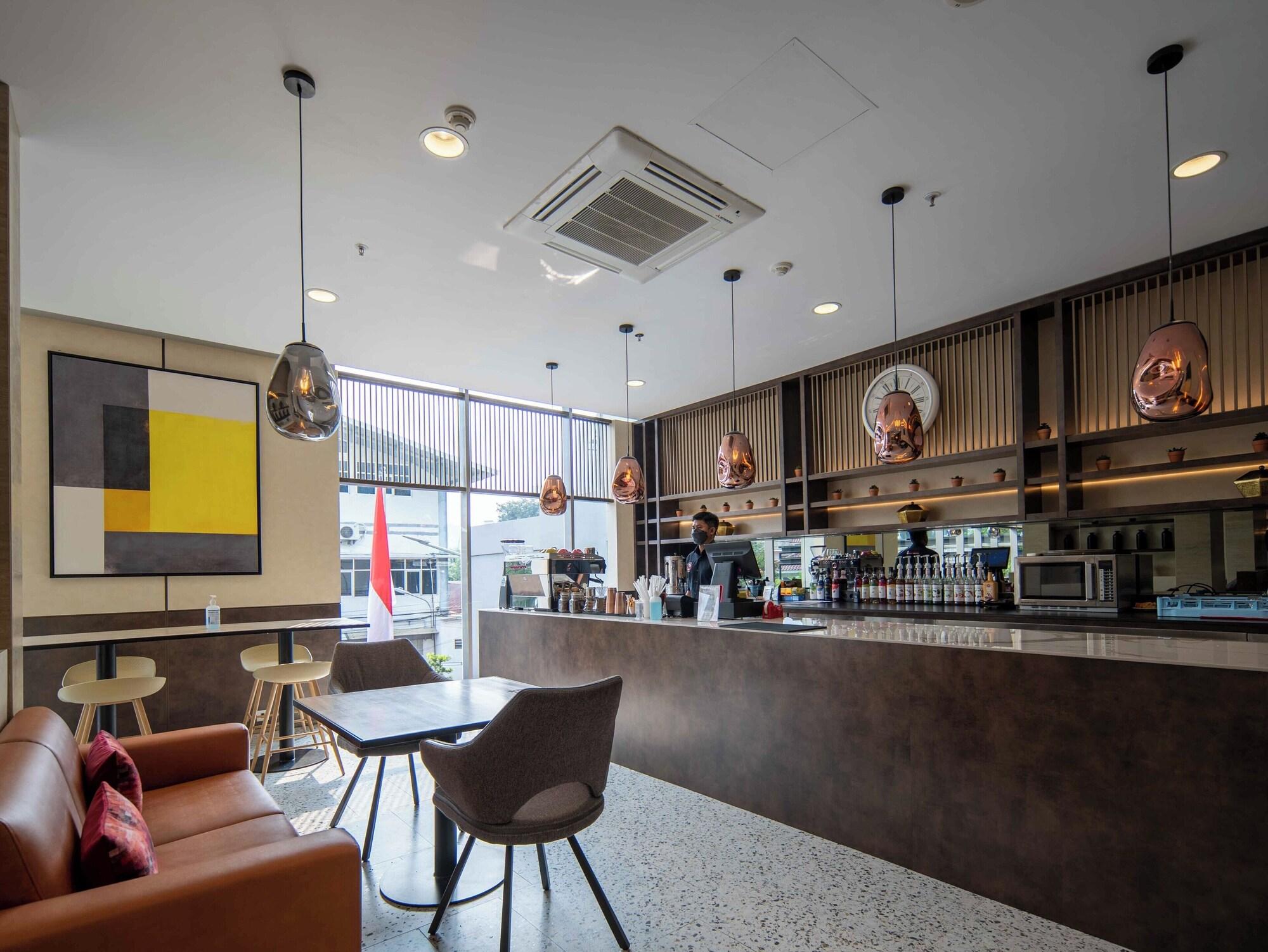 Bar/Salón Cove The Day