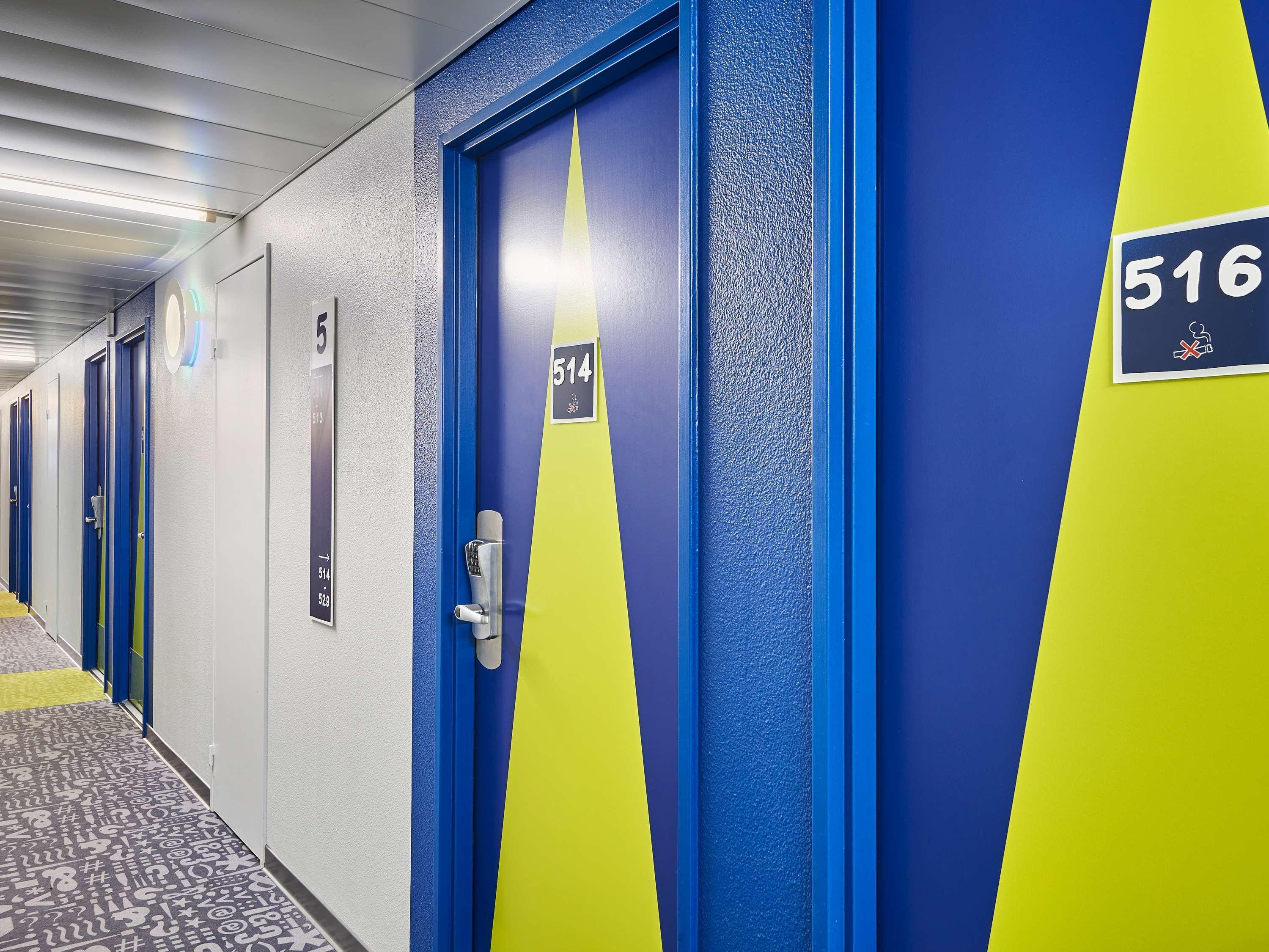 Vista Exterior ibis budget Vélizy