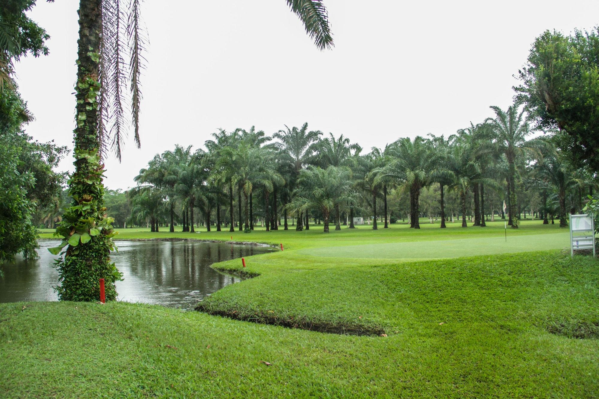 Campo de Golf Fleuve Congo Hotel By Blazon Hotels