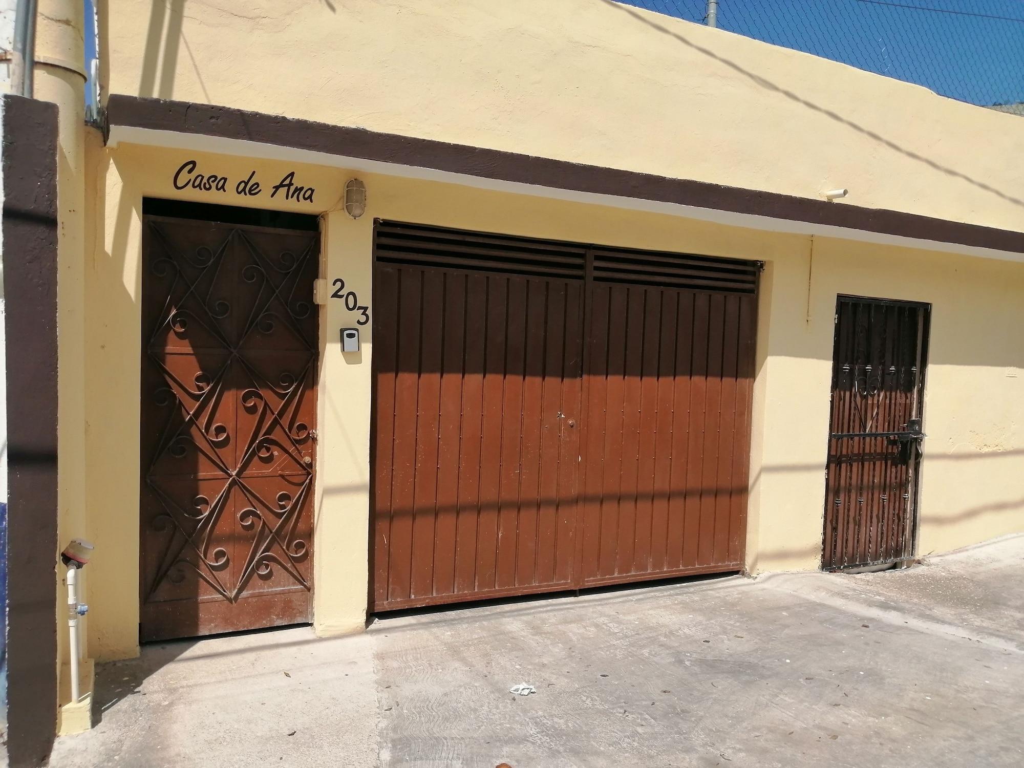 Vista Exterior Casa de Ana