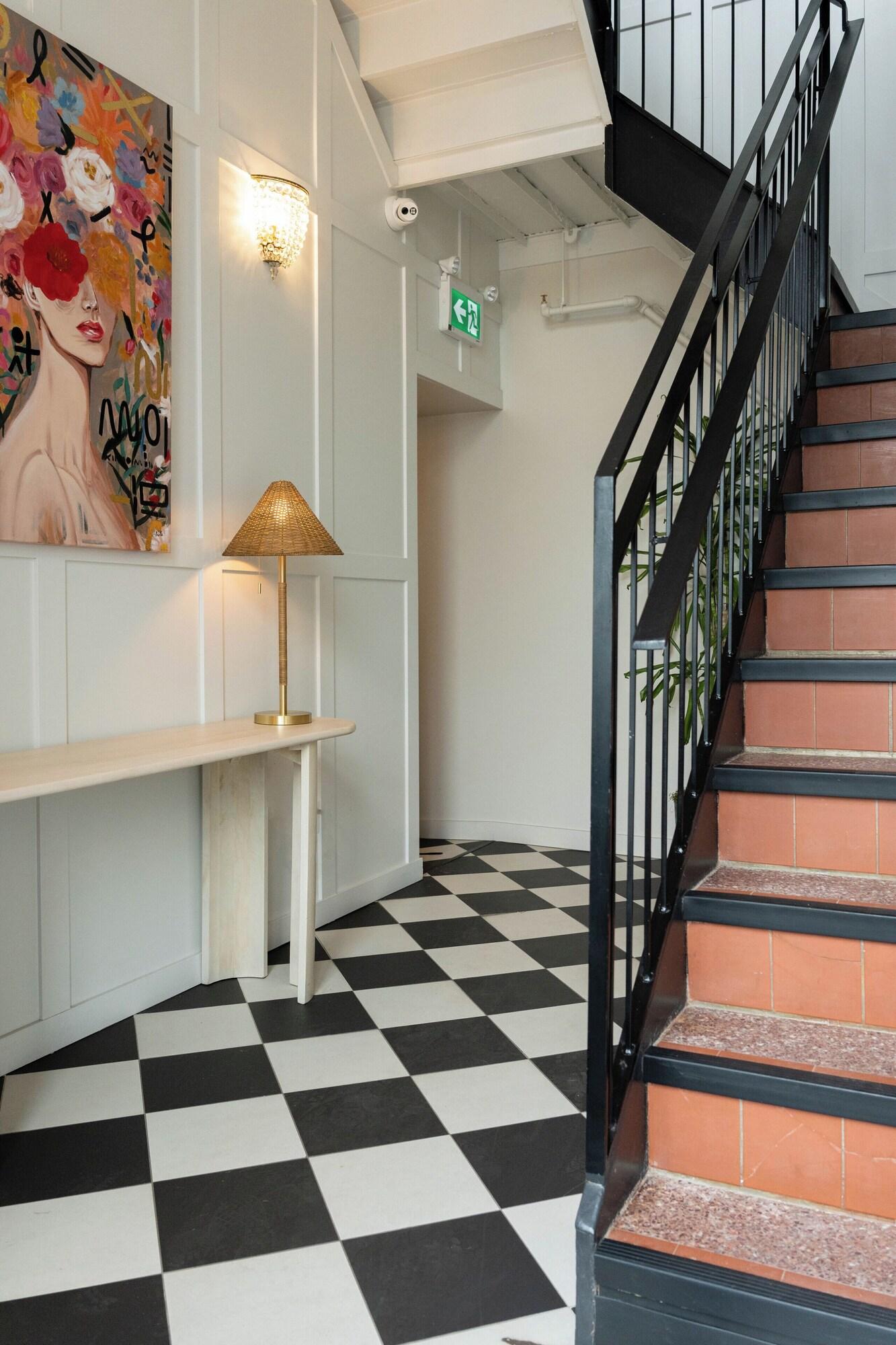 Vista Lobby Maison Place Jacques-Cartier by Luxury In Transit