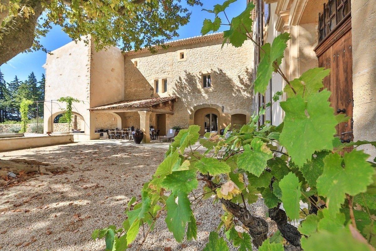 Vista Exterior 1784 Domaine de Lourmarin