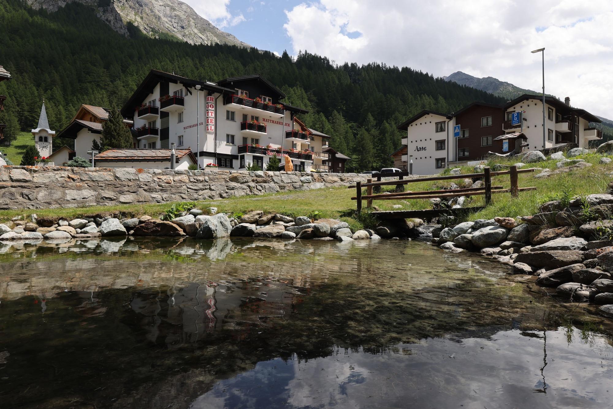 Vista Exterior Hotel Restaurant Mattmarkblick