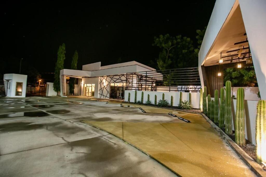 Vista Exterior D la Torre Hotel