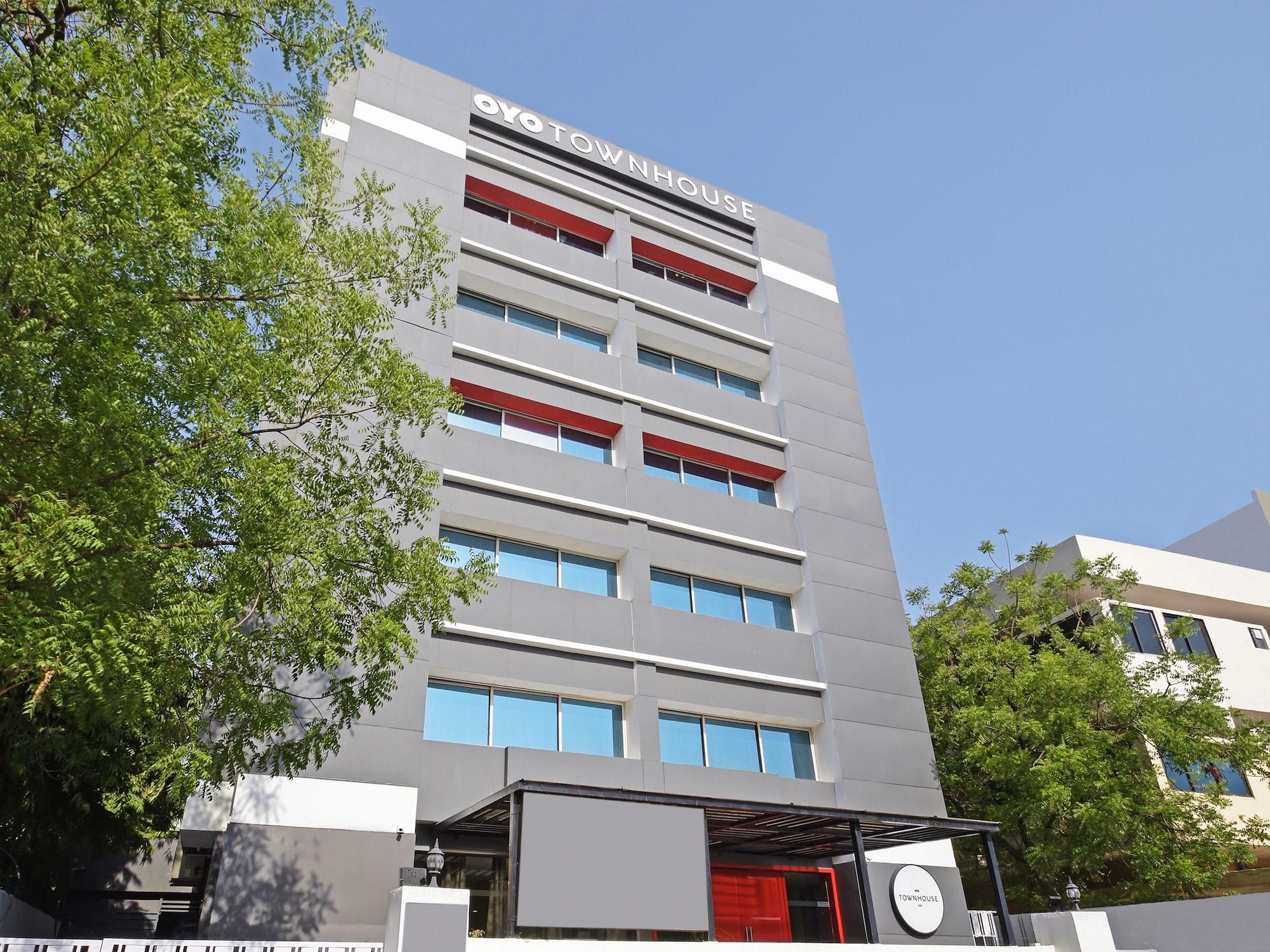 Vista Exterior OYO Townhouse 030 Ashram Road Ahmedabad