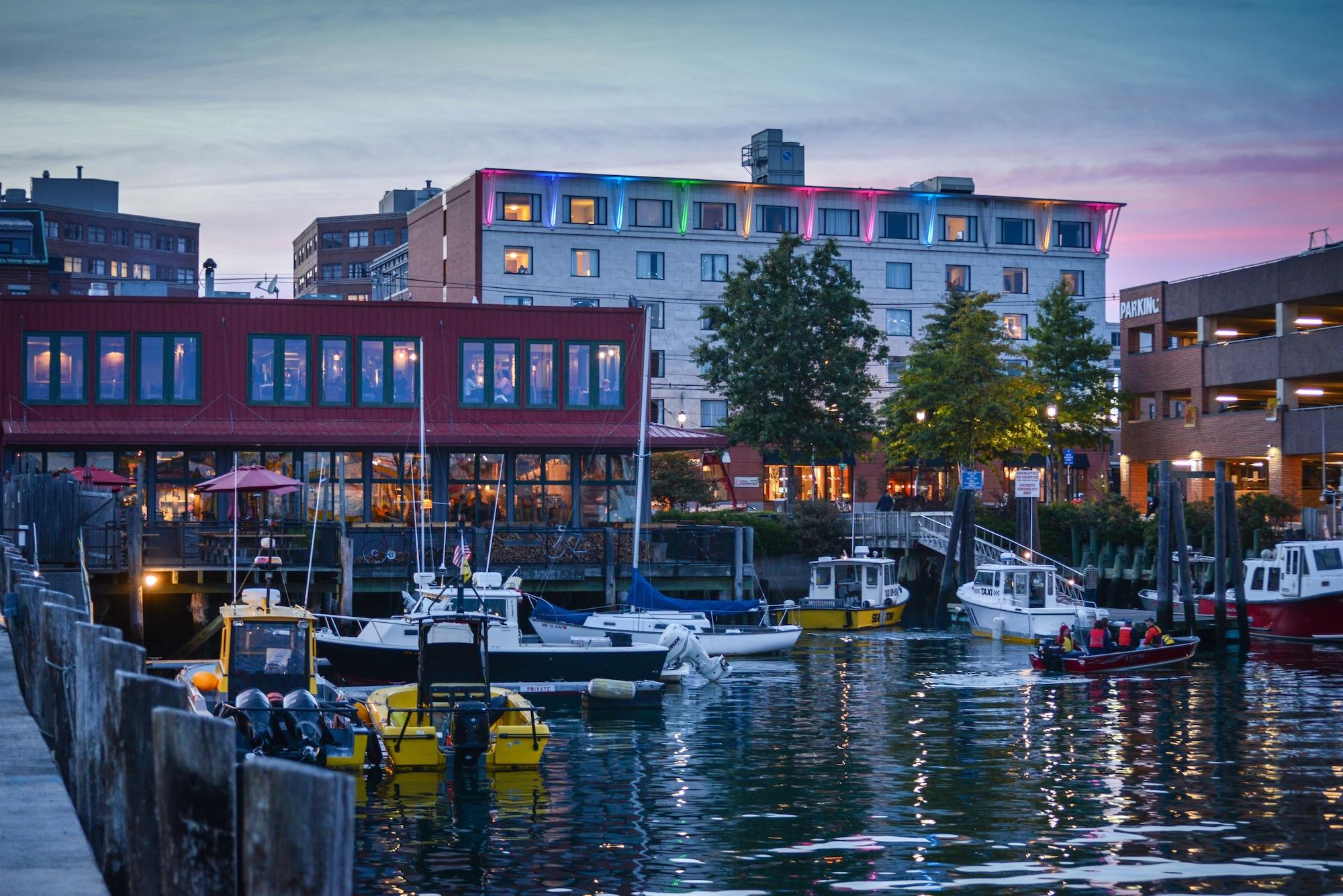 Vista Exterior Hilton Garden Inn Portland Downtown Waterfront