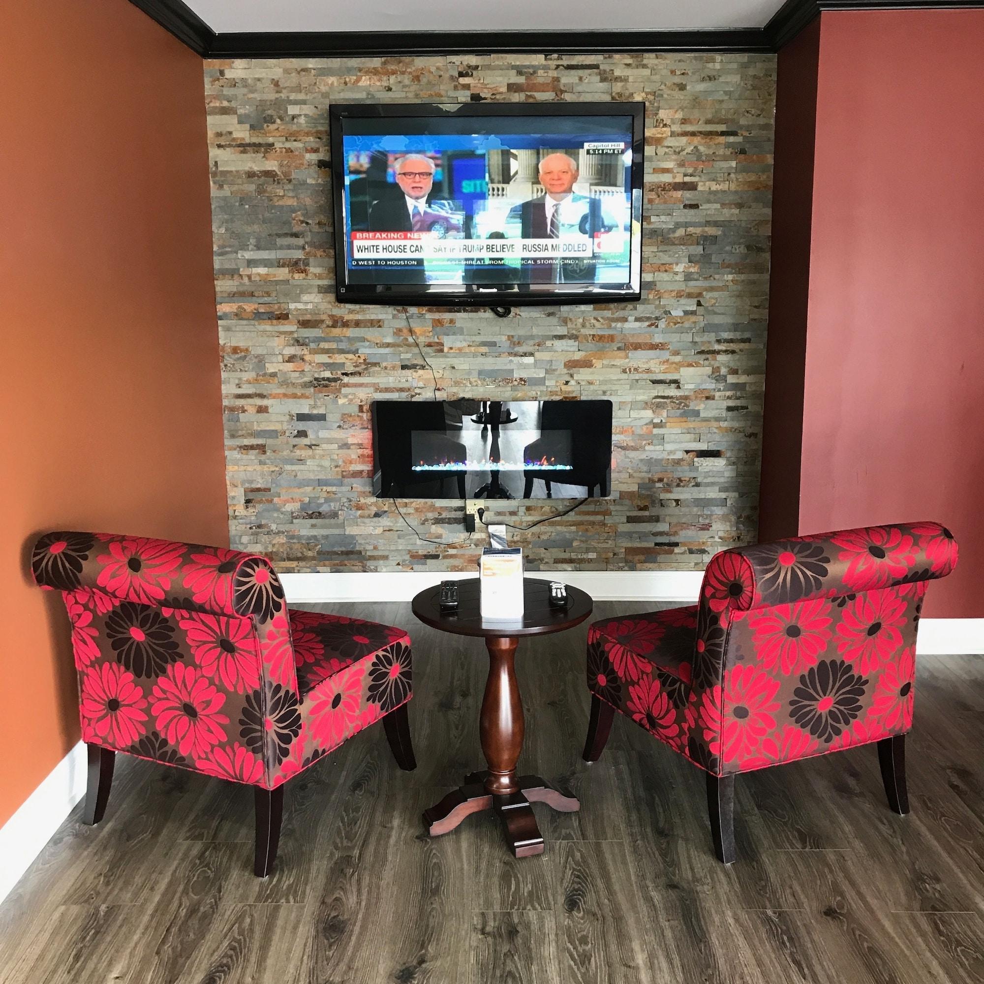 Vista Lobby Milan Inn & Suites