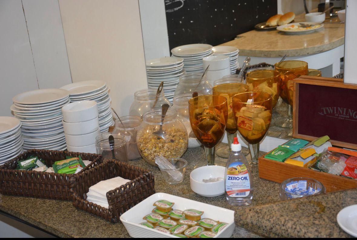 Área de desayuno Uberaba Hotel by Easy Hotéis