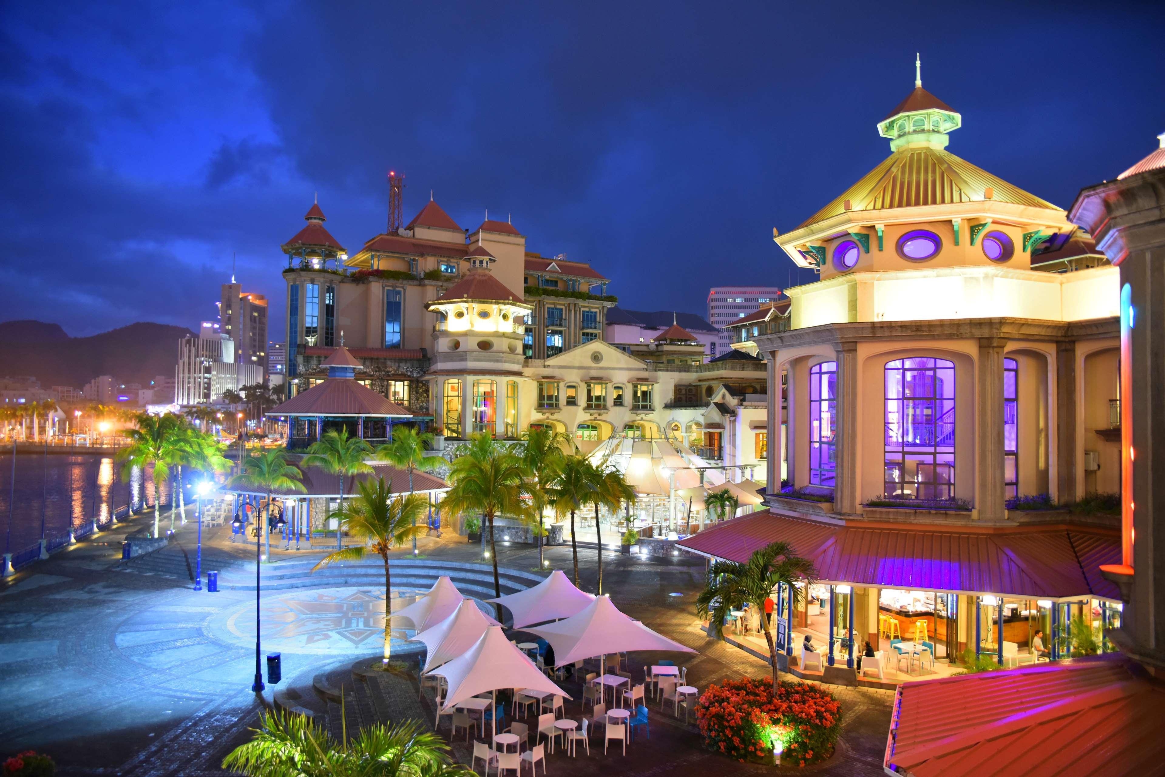 Vista Exterior Le Suffren Hotel & Marina