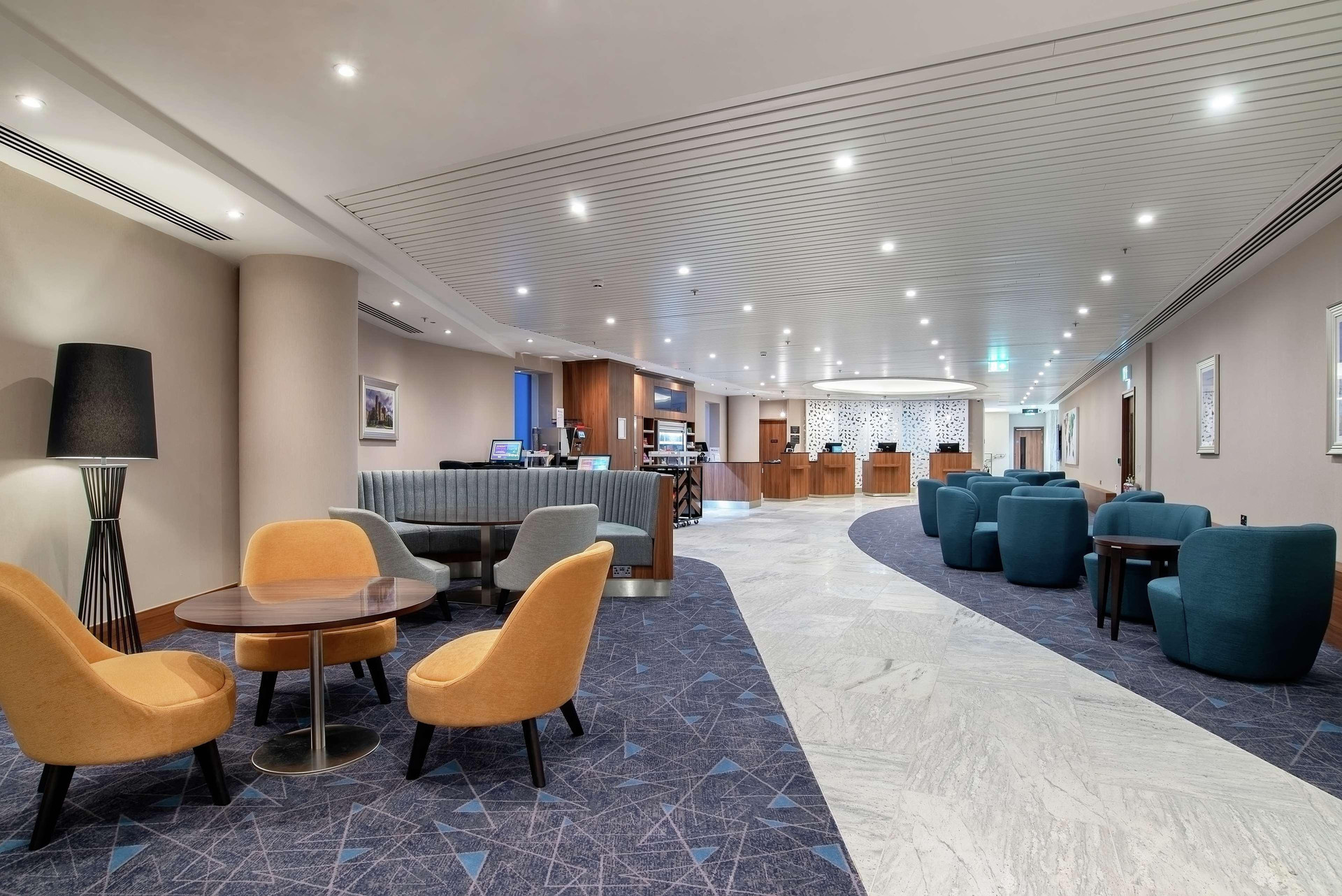 Vista Lobby Hilton Garden Inn London Heathrow Terminal 2 and 3
