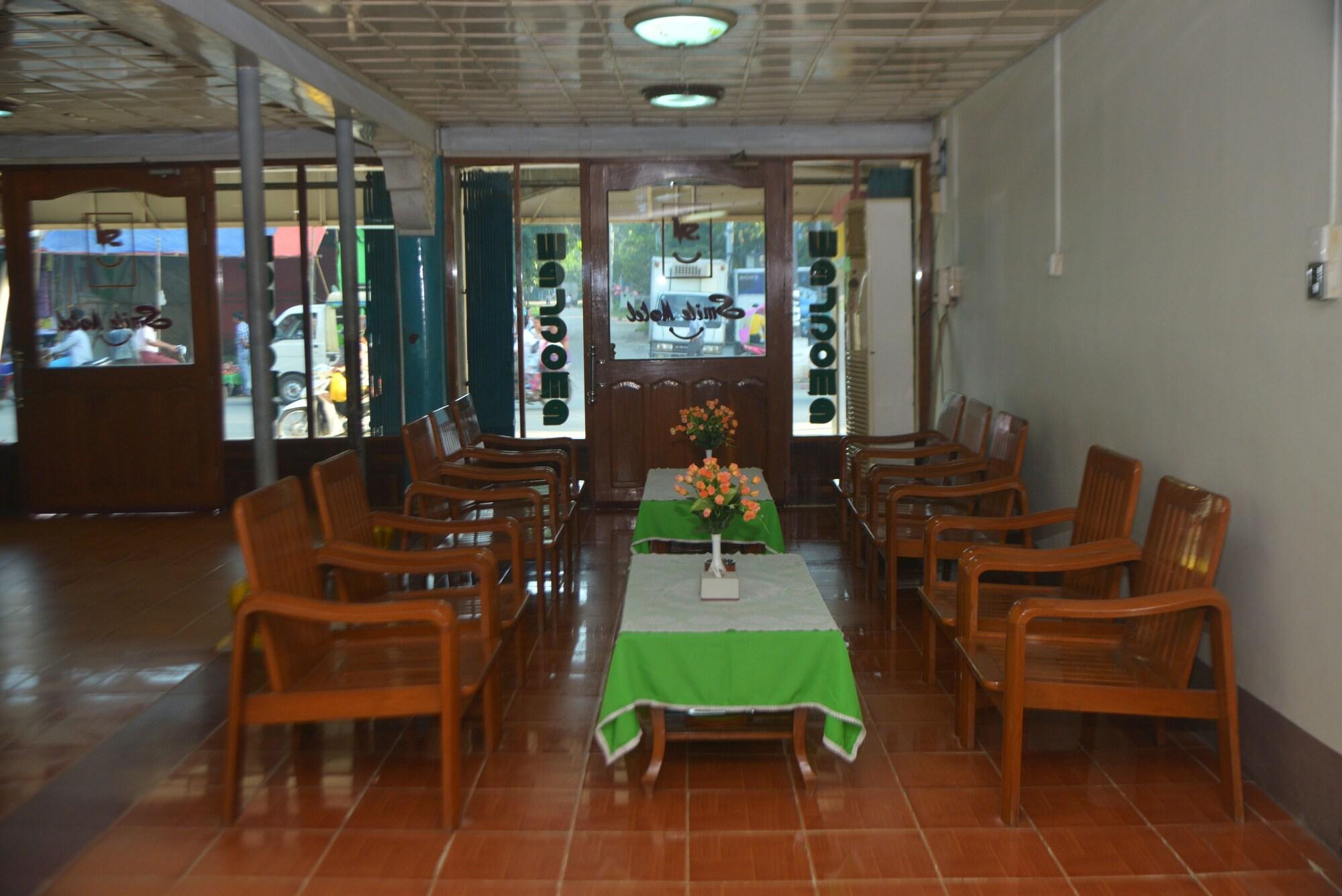 Vista Lobby Smile Motel
