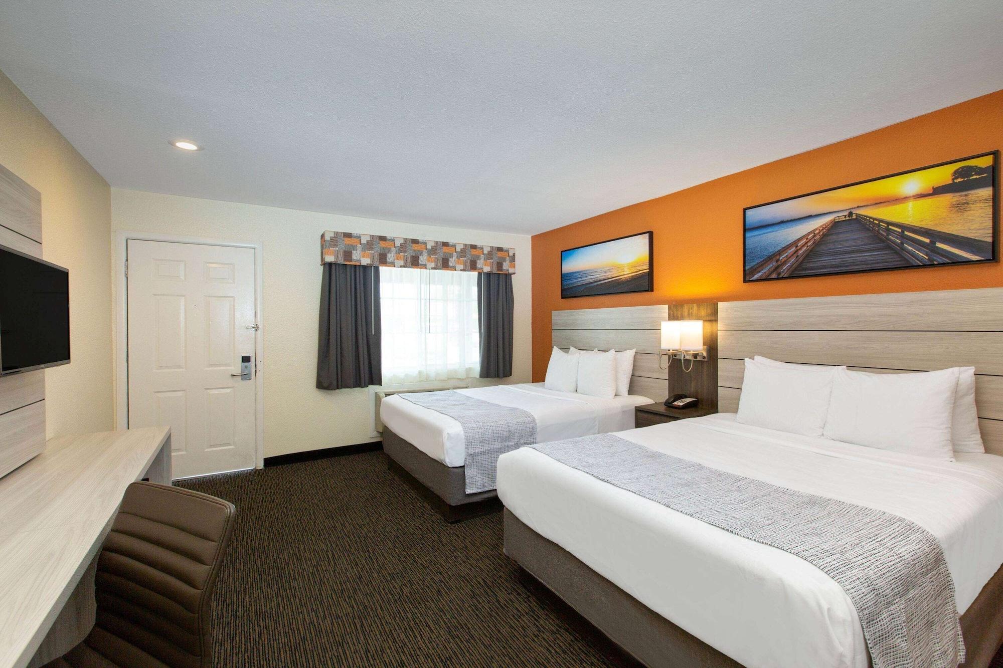 Varios Days Inn by Wyndham Monterey-Fisherman's Wharf Aquarium