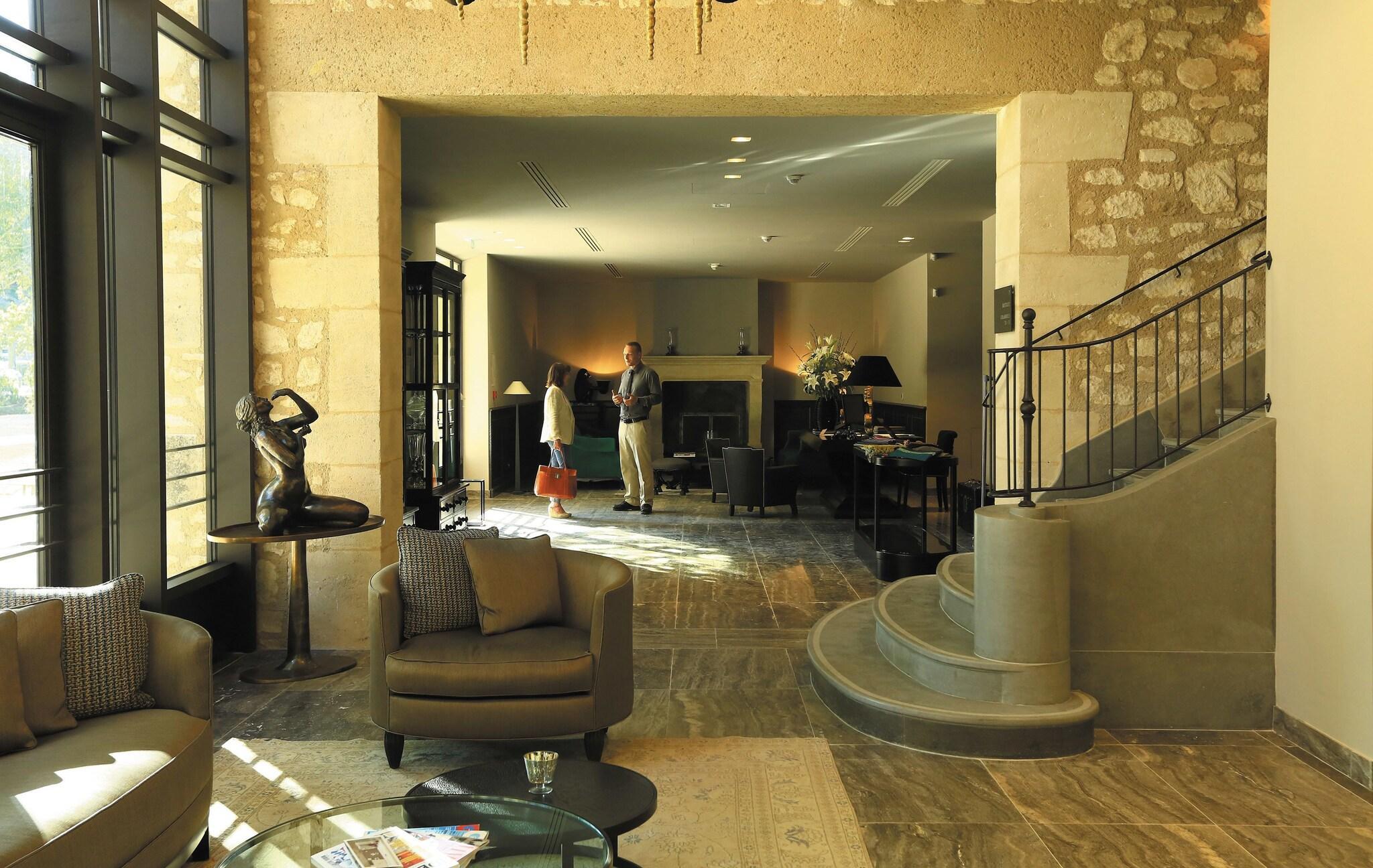 Vista Lobby Domaine De Manville