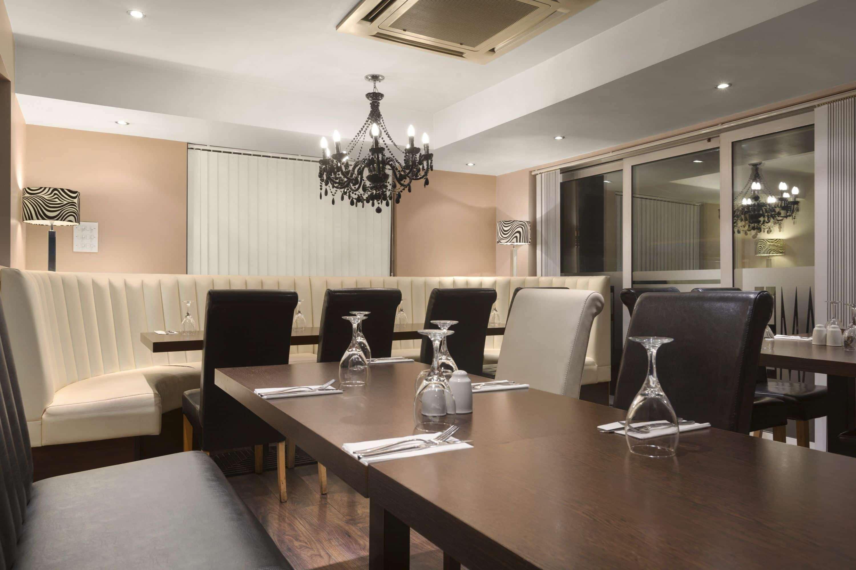 Restaurant OYO Flagship London Finchley