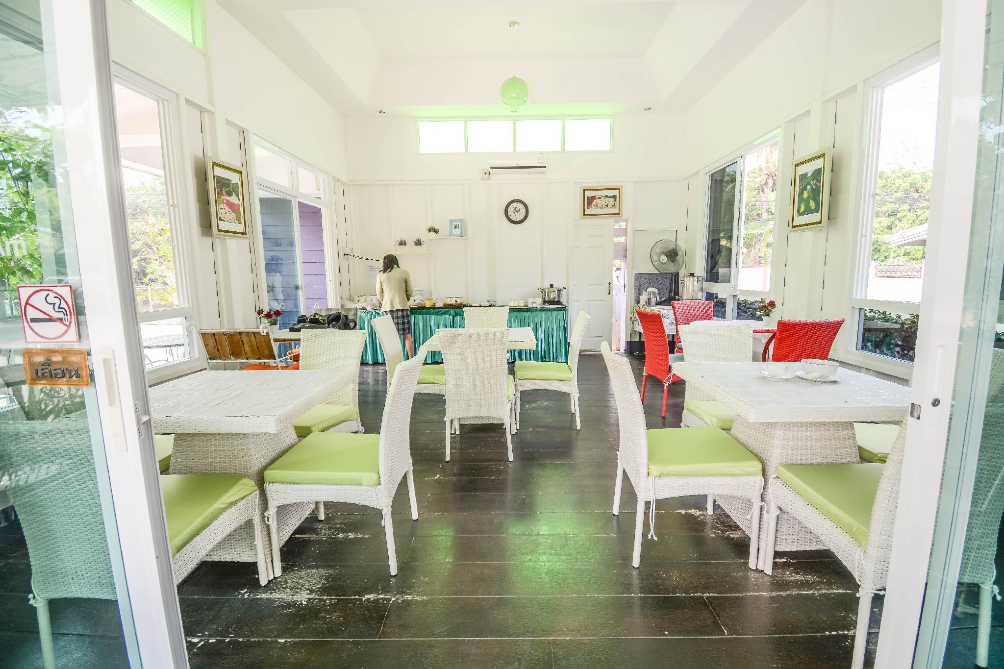 Restaurant The target residence & resort