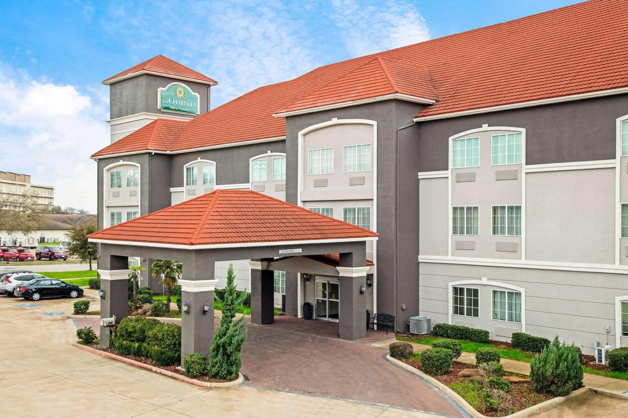 Vista Exterior La Quinta Inn & Suites by Wyndham Cleburne
