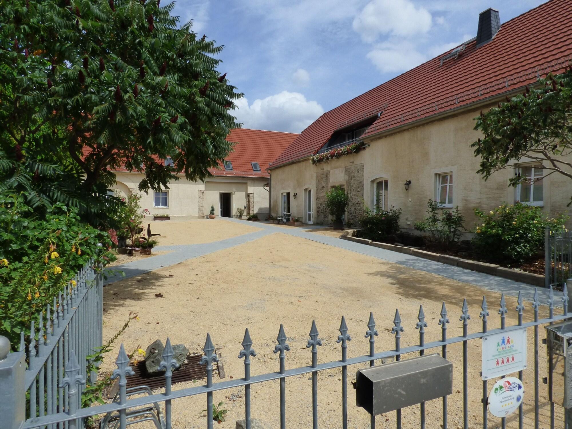 Varios Weichaer Hof - Apartments