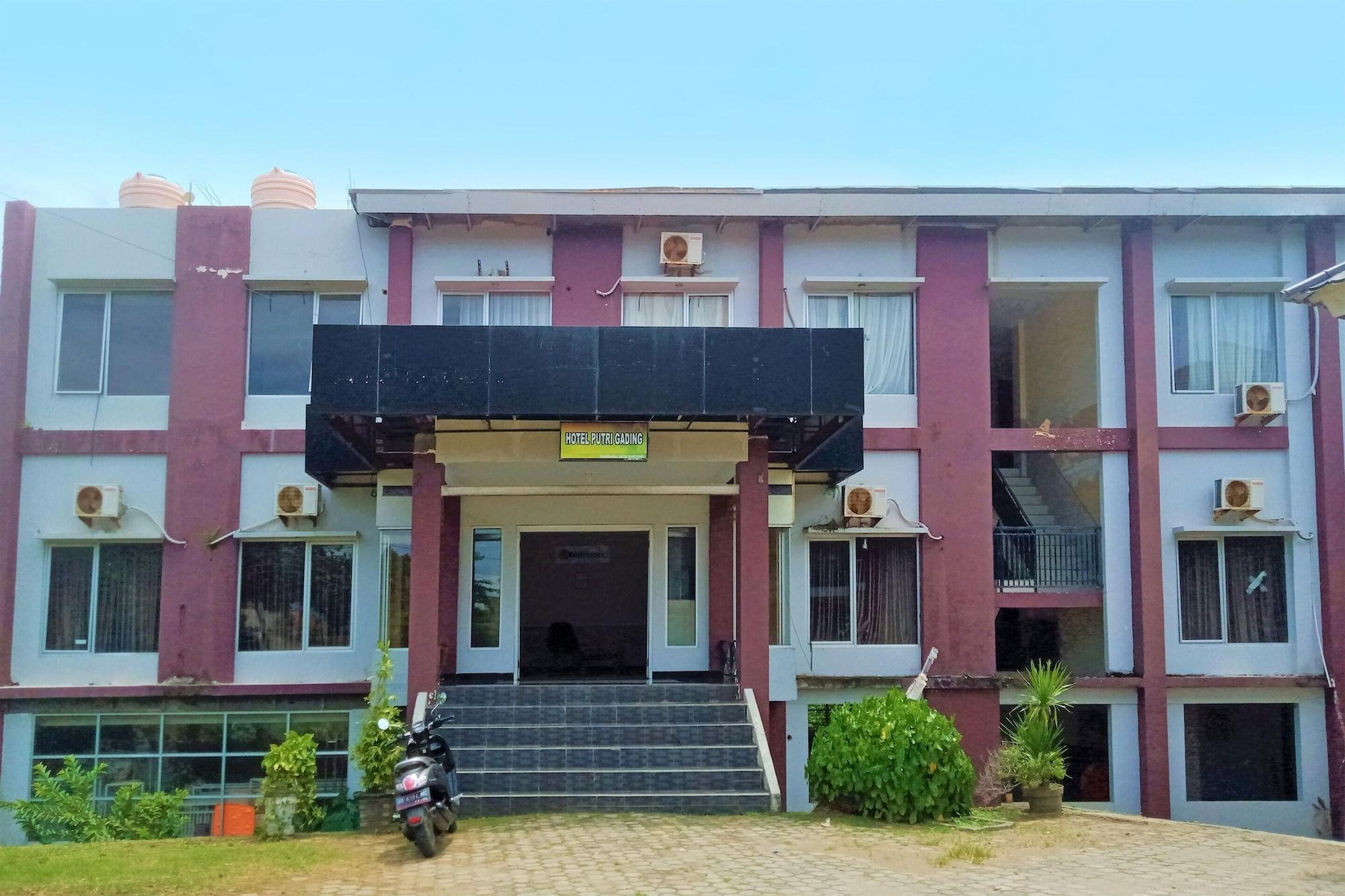 Varios OYO 91876 Hotel Putri Gading 2
