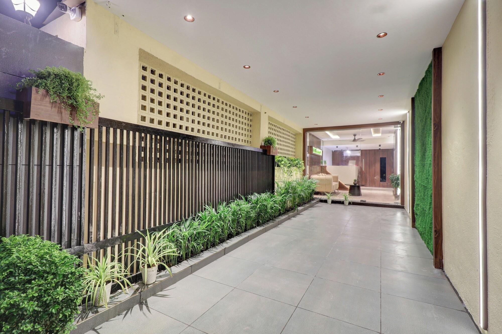 Vista Lobby HOTEL AMAR RESIDENCY