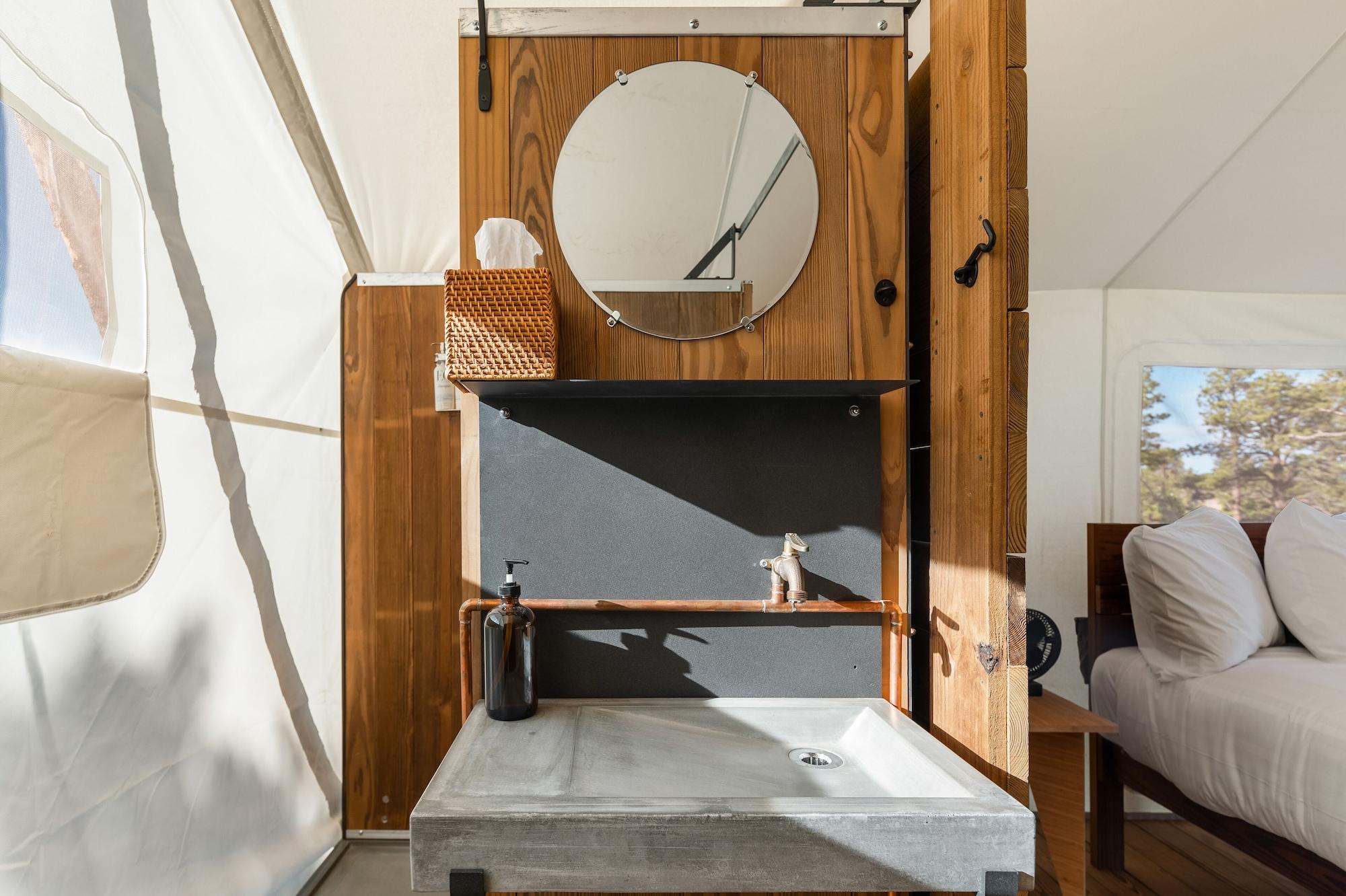 Equipamiento de Habitación Under Canvas Bryce Canyon