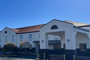 Alojamiento - America's Best Inn and Suites Flowood
