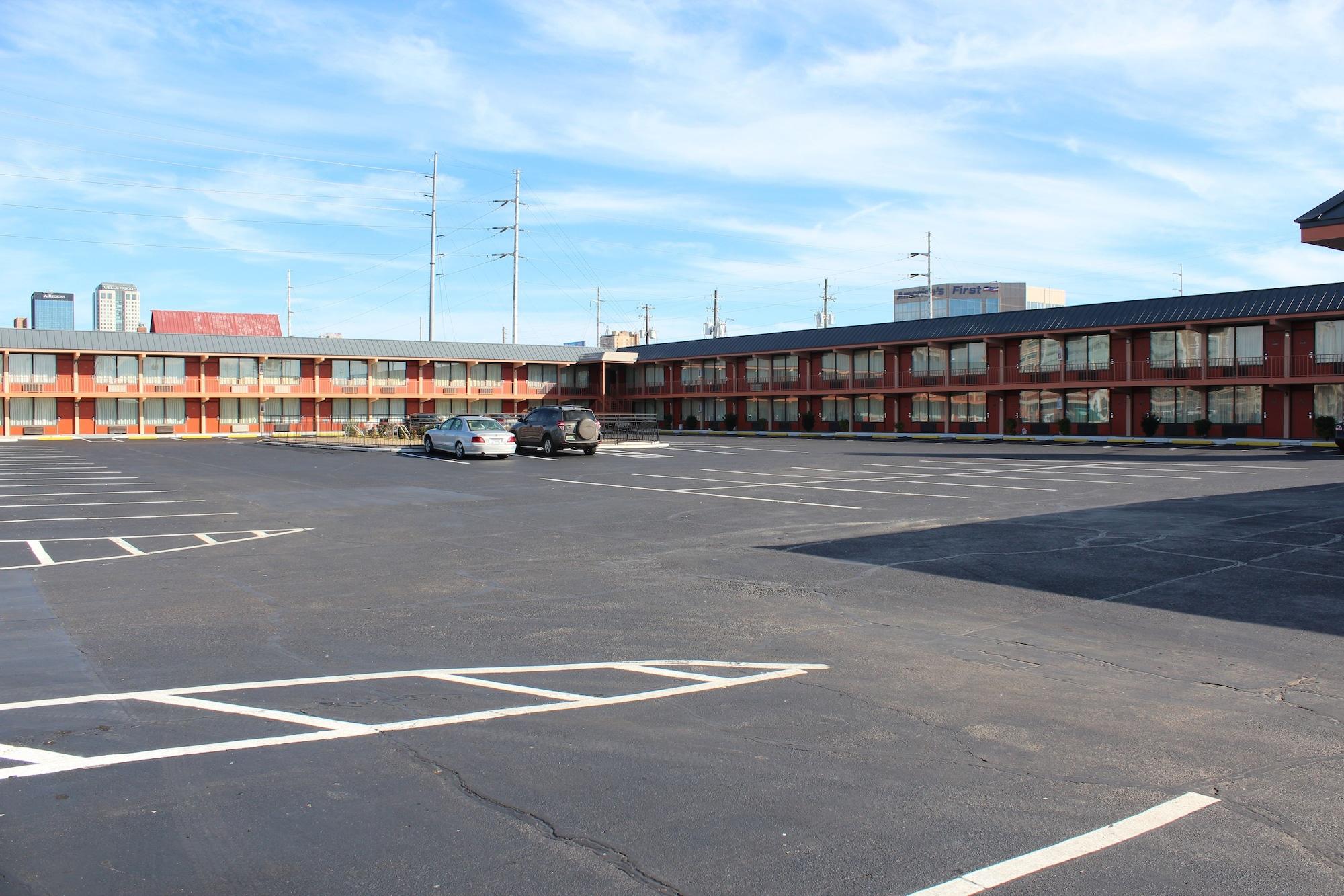 Vista Exterior Tourway Inn