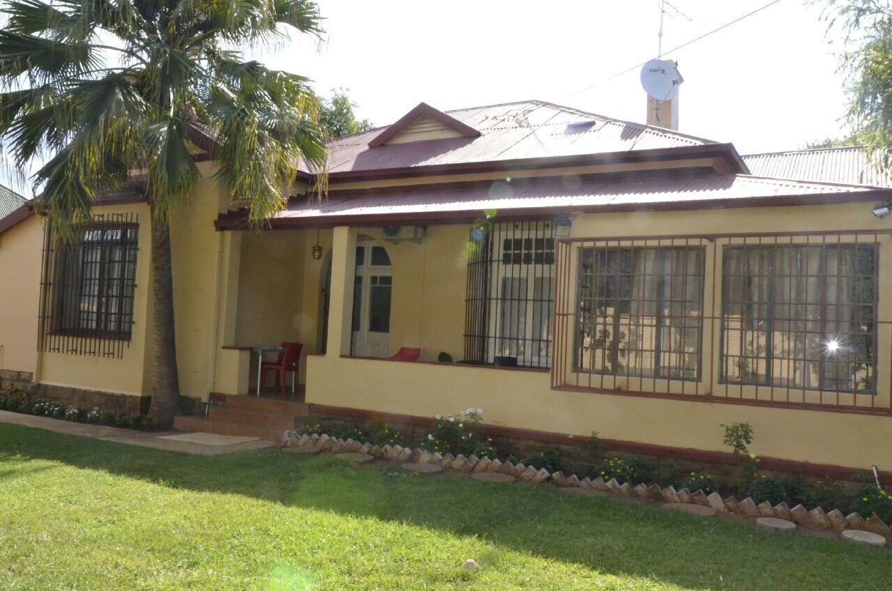 Vista Exterior Maple's Guest House