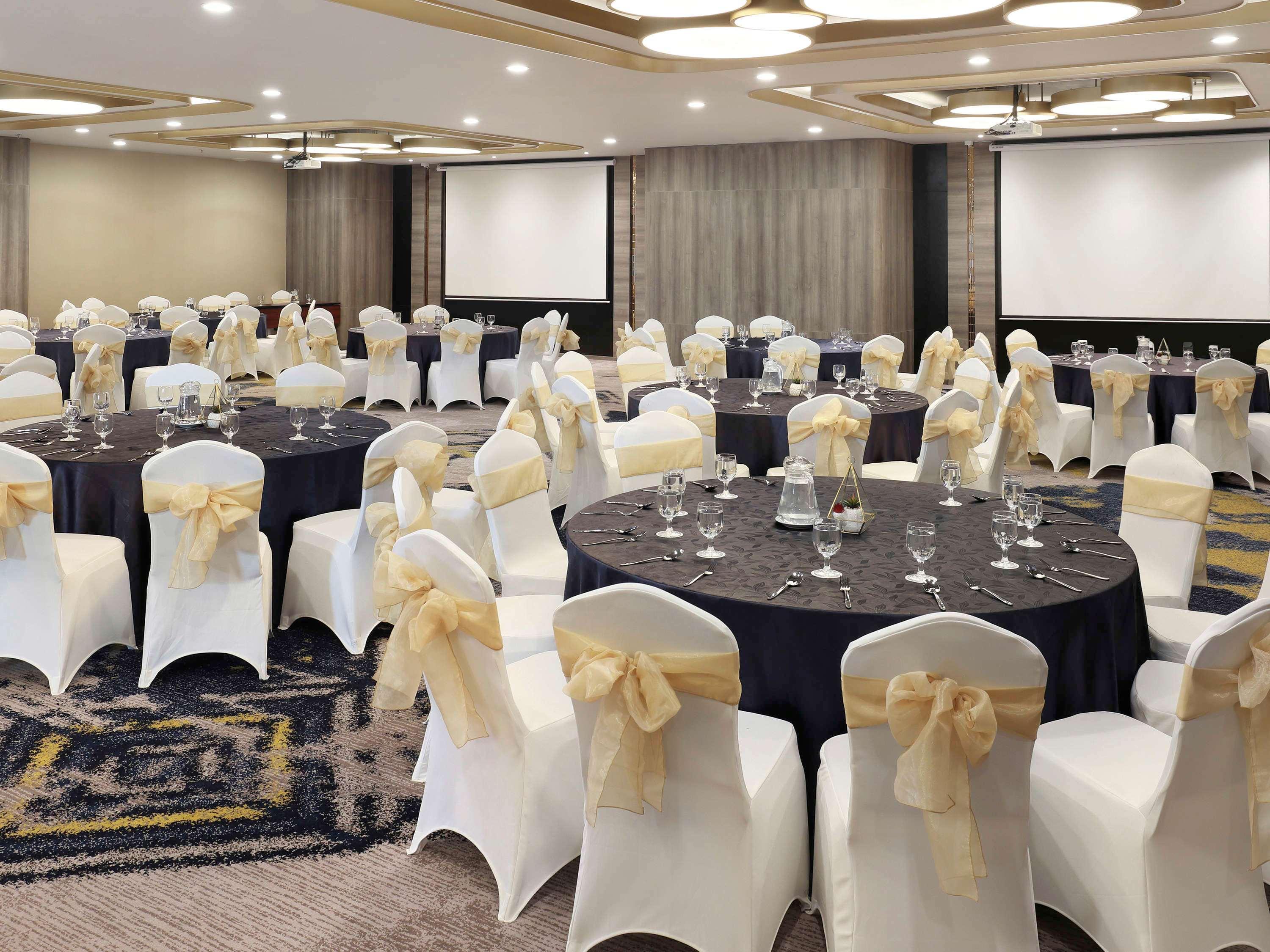 Sala de Reuniones Mercure Makassar Nexa Pettarani