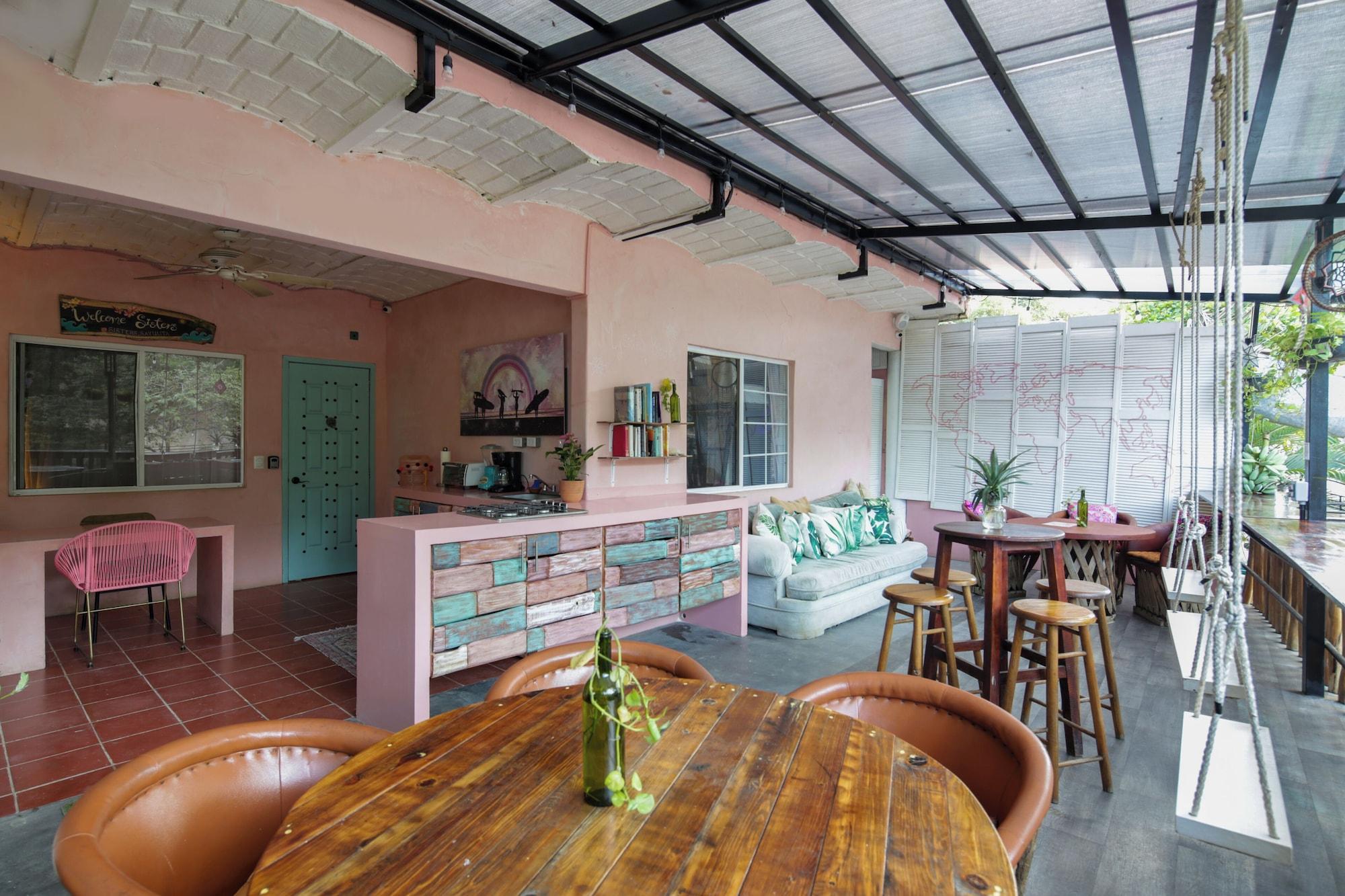 Varios My Sisters House - Female Only Hostel