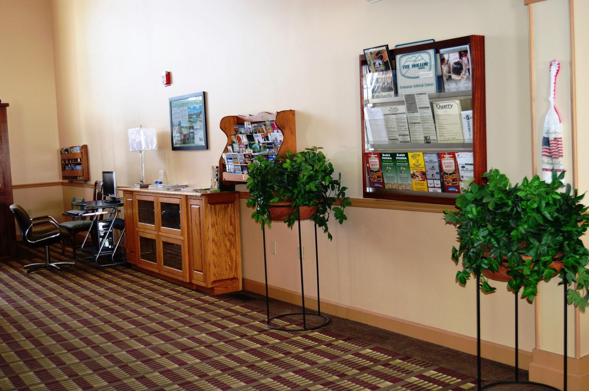 Vista Lobby New World Inn