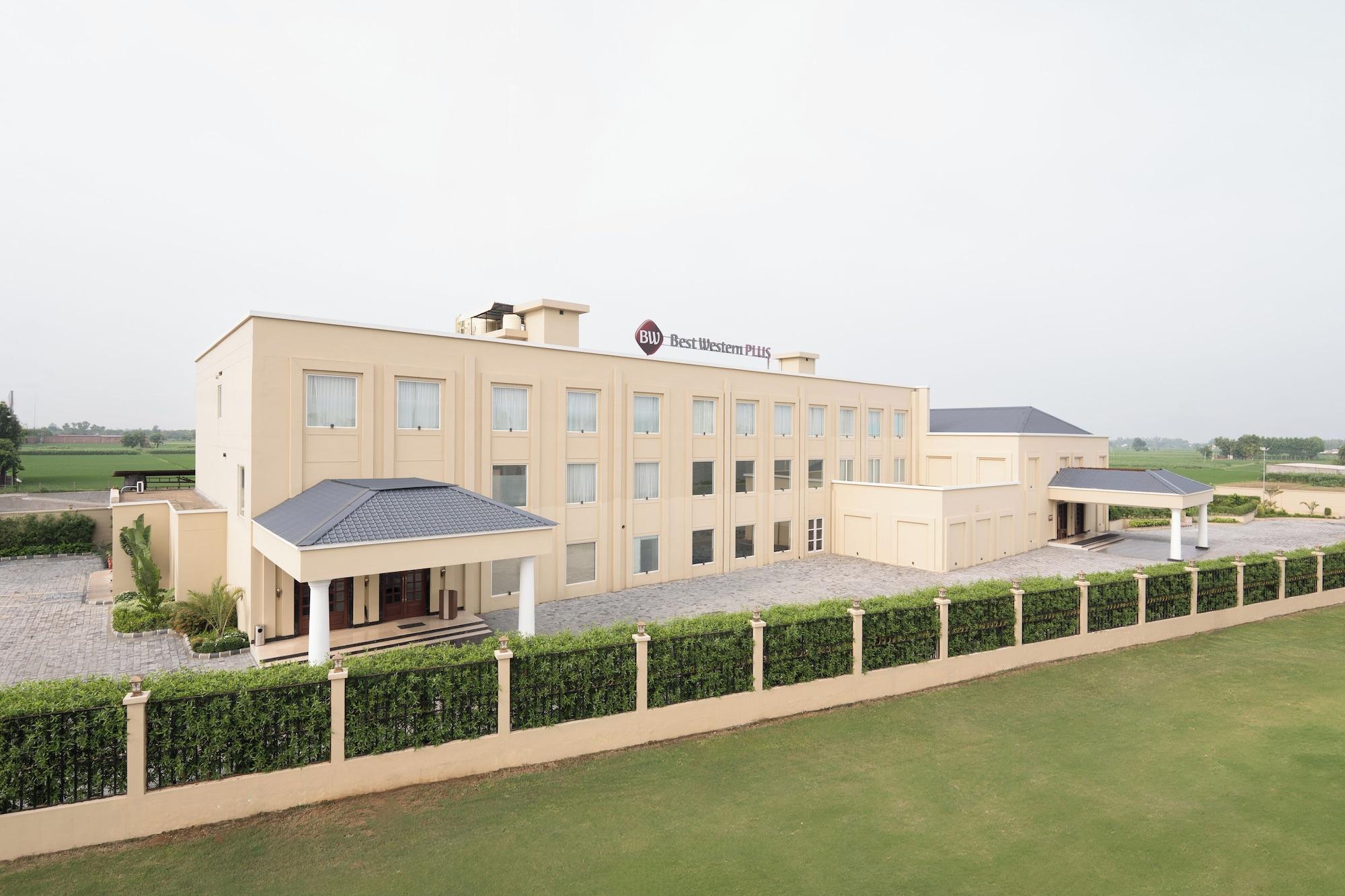 Vista Exterior Best Western Plus Phagwara