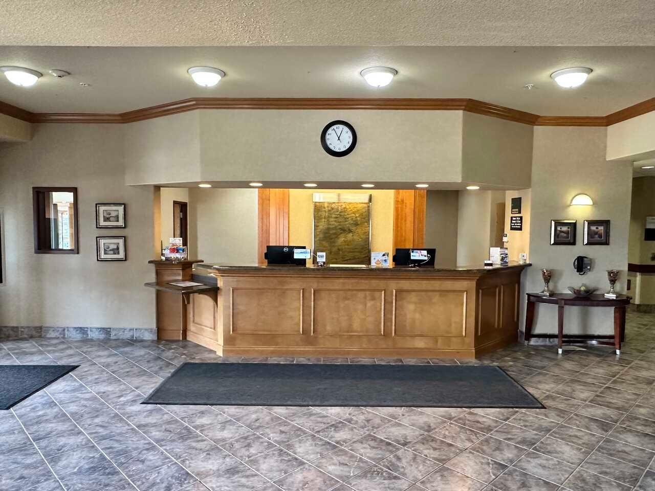 Vista Lobby Rimbey Ridge Hotel & Suites