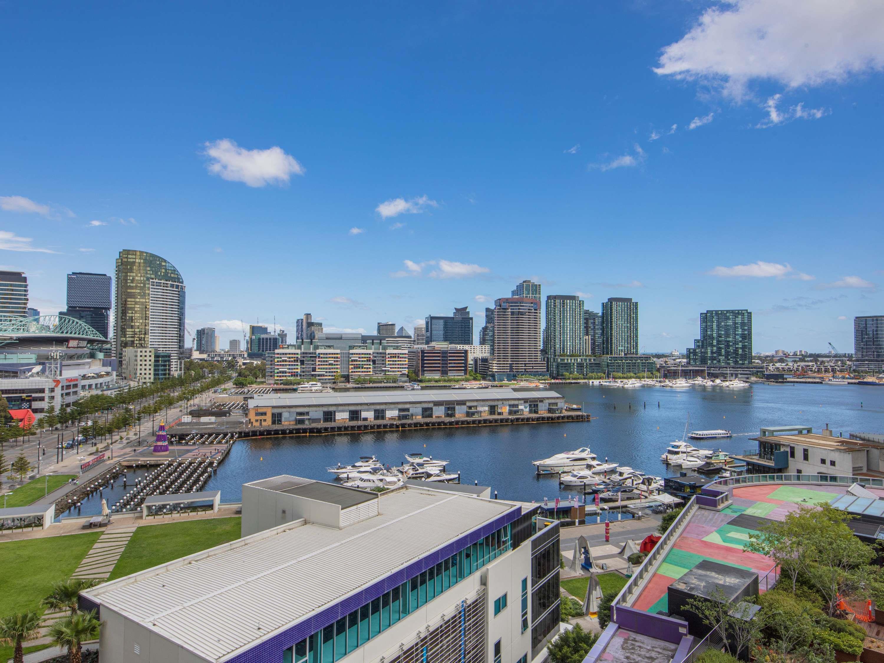 Vista Exterior The Sebel Residences Melbourne Docklands Serviced Apartments