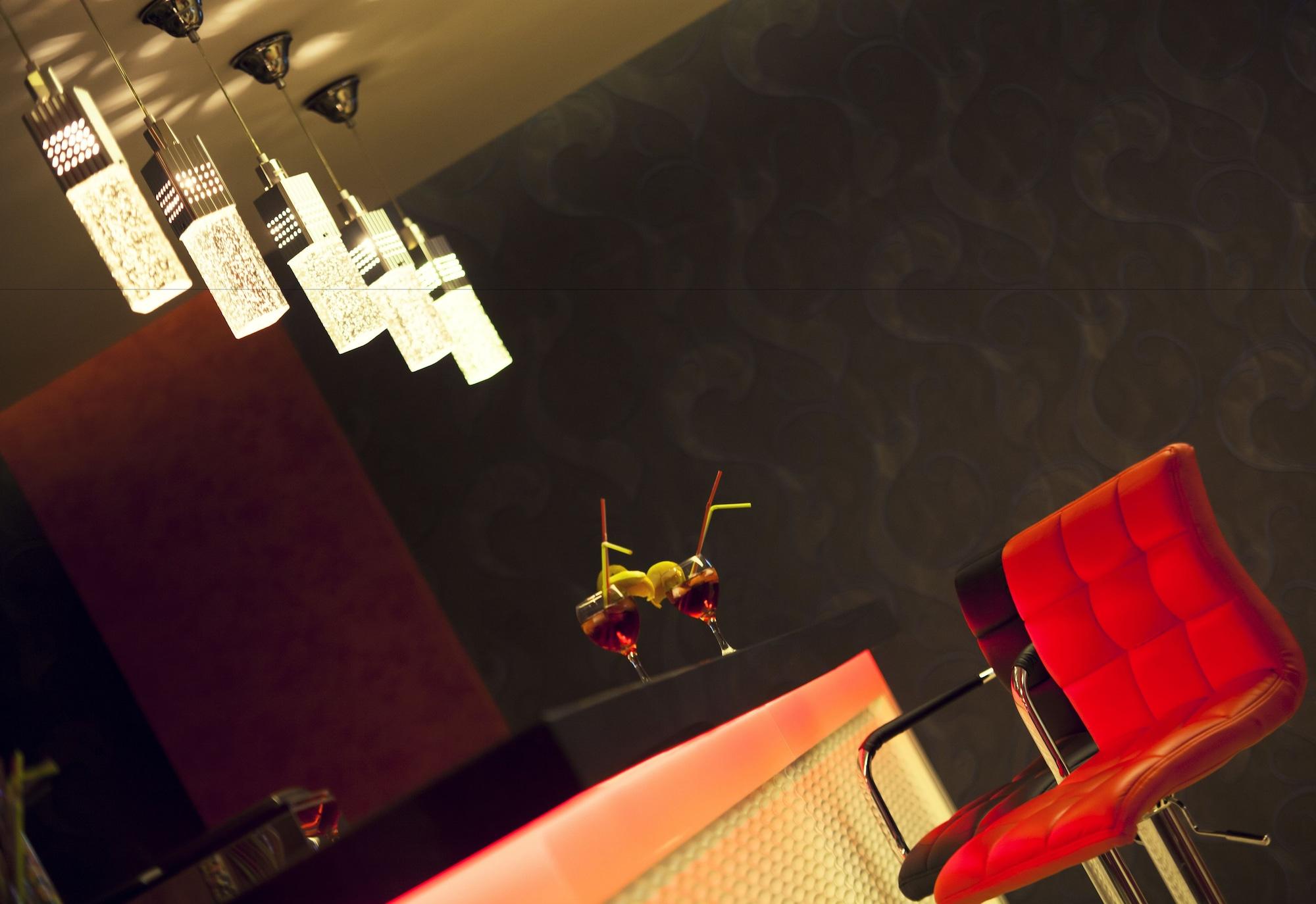 Bar/Salón Helikon Business Hotel