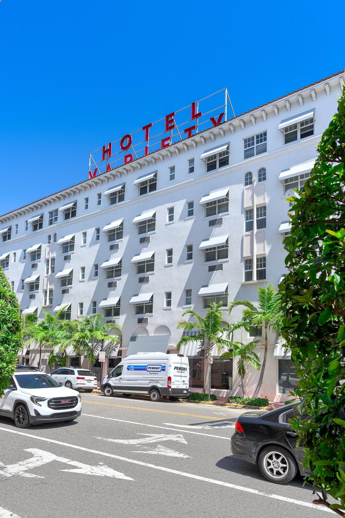 Vista Exterior The Variety by LuxUrban
