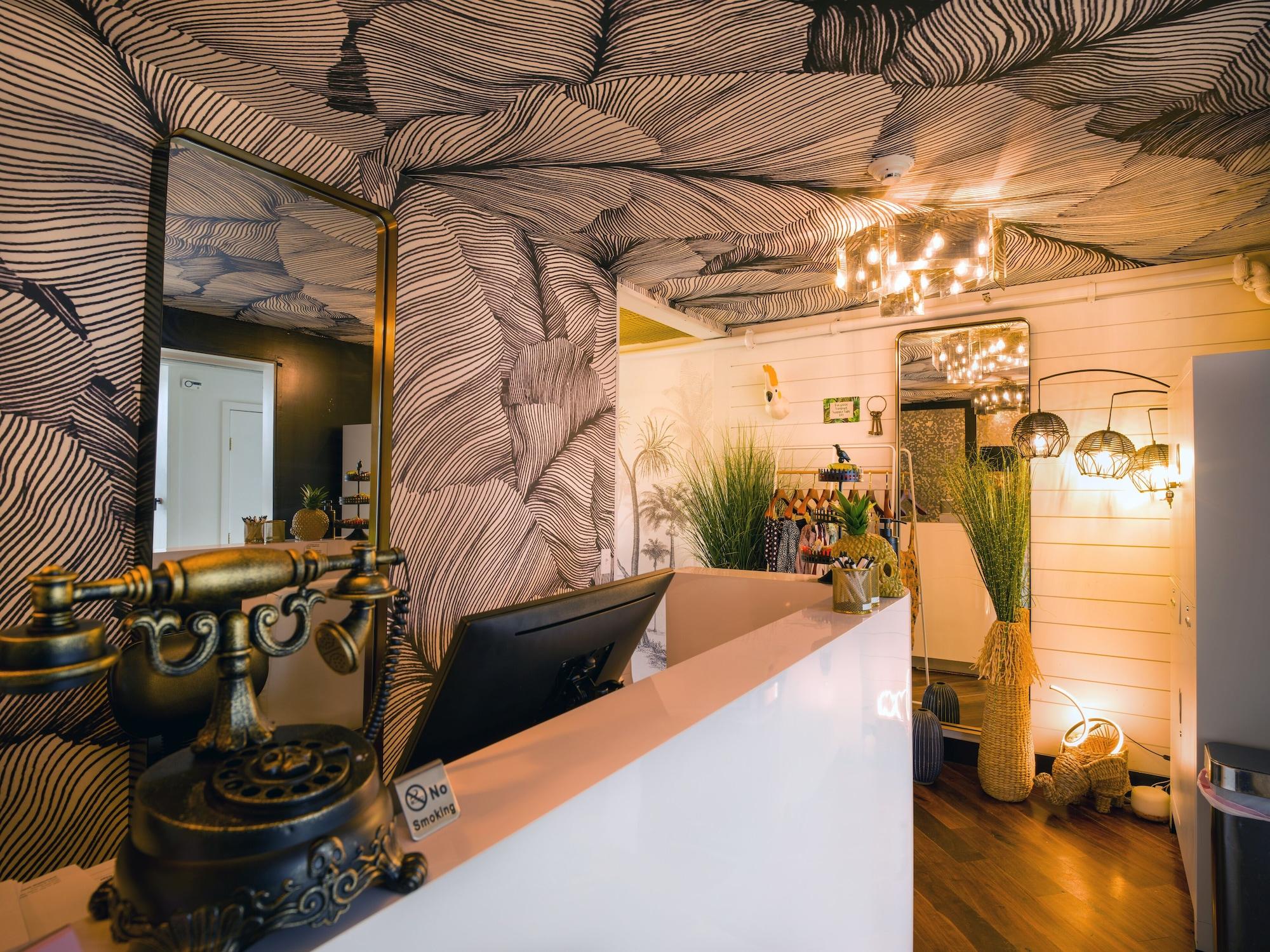 Vista Lobby Aqua by American Beech - Adults Only