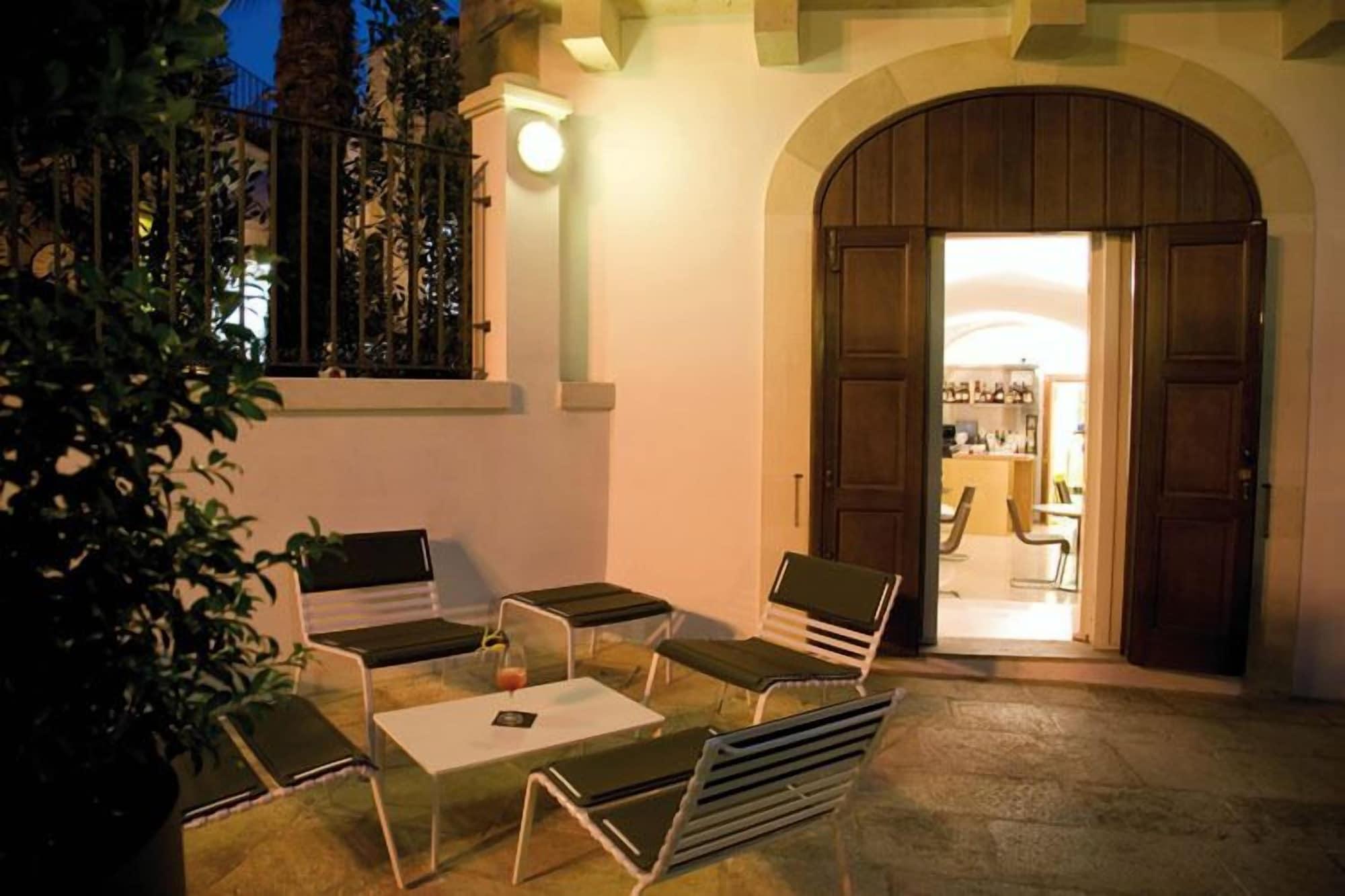 Varios Dimora Intini