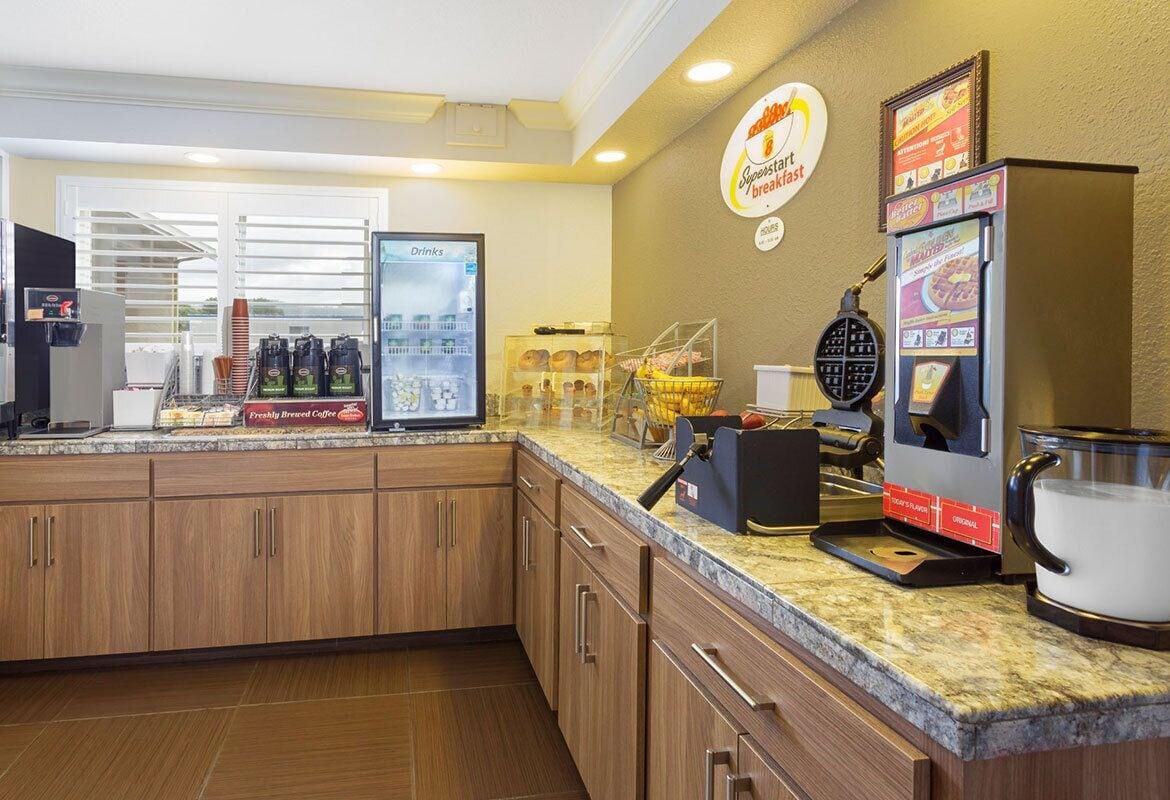 Restaurant Super 8 by Wyndham Fortuna