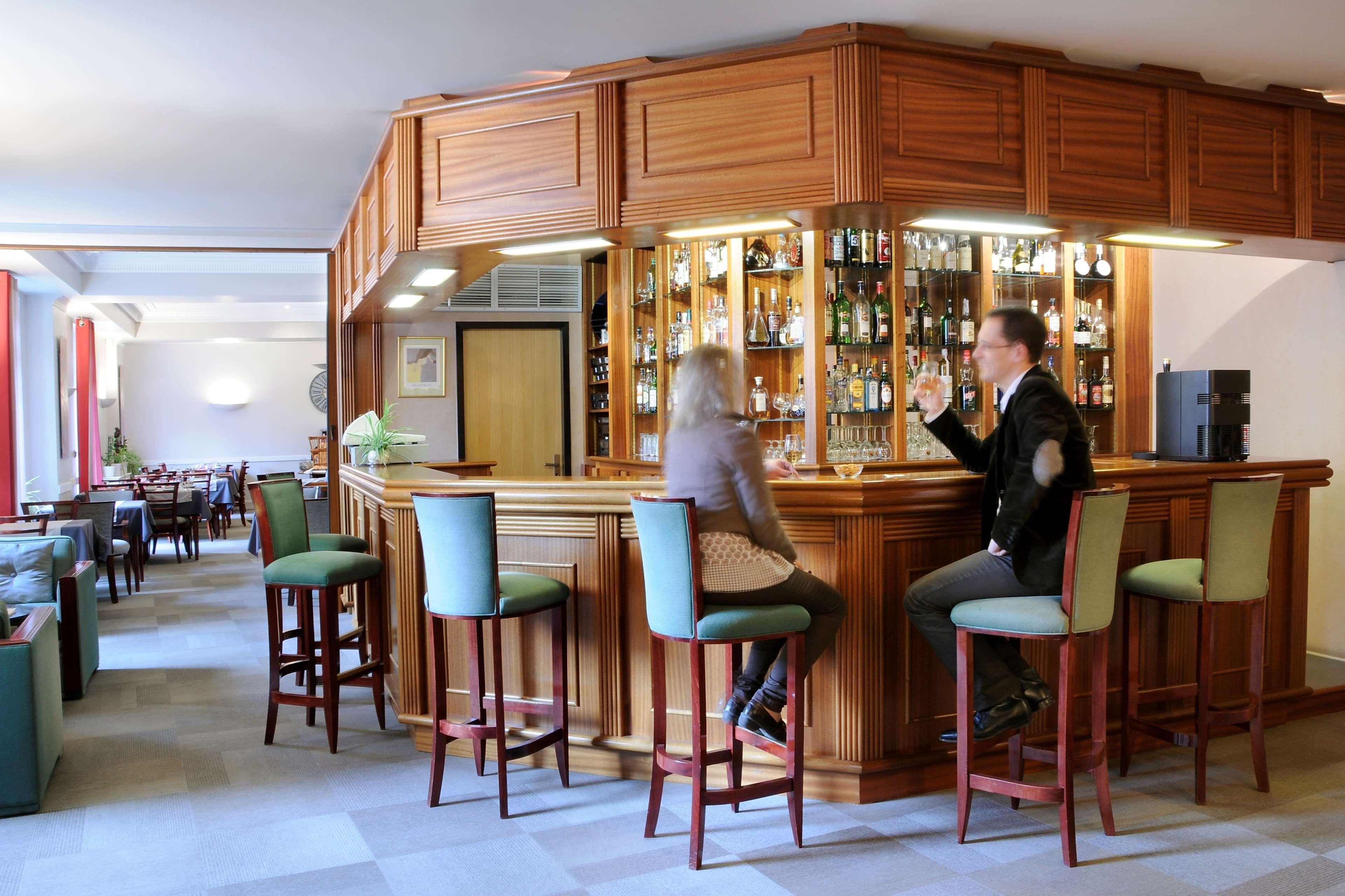 Bar/Salón Best Western Poitiers Centre Le Grand Hotel