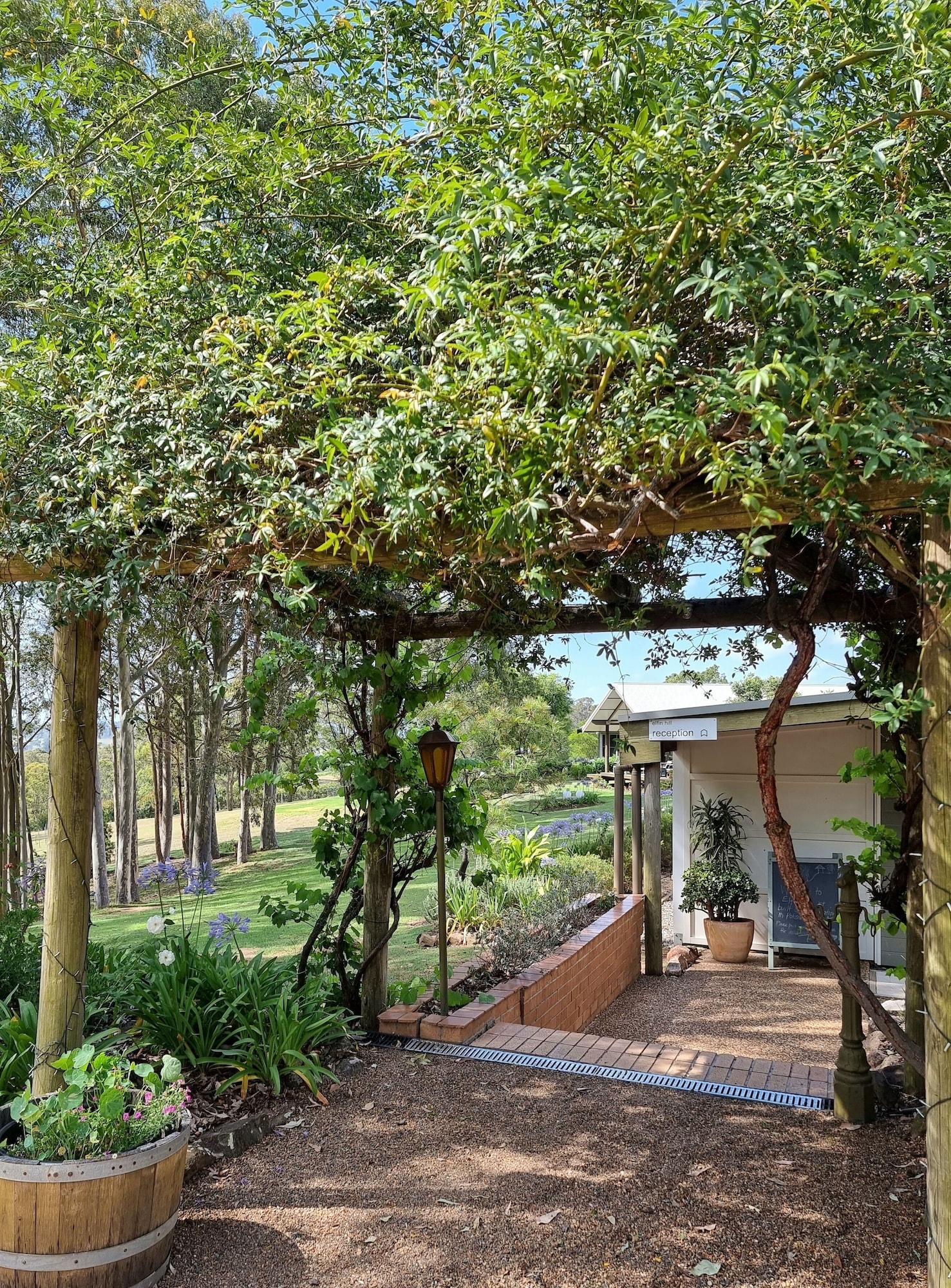 Vista Exterior Elfin Hill Country Accommodation