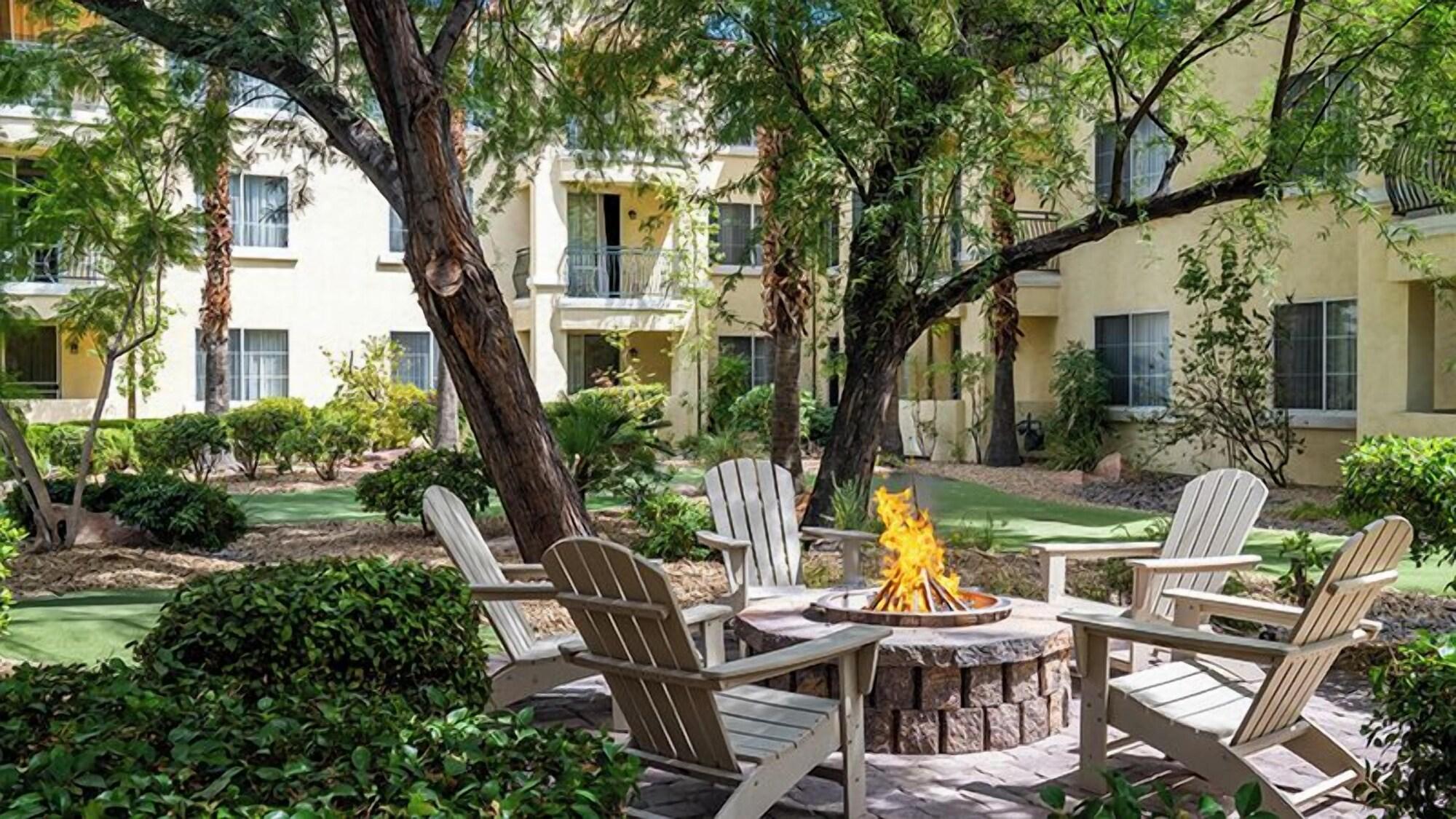 Vista Exterior Club De Soleil All-Suite Resort