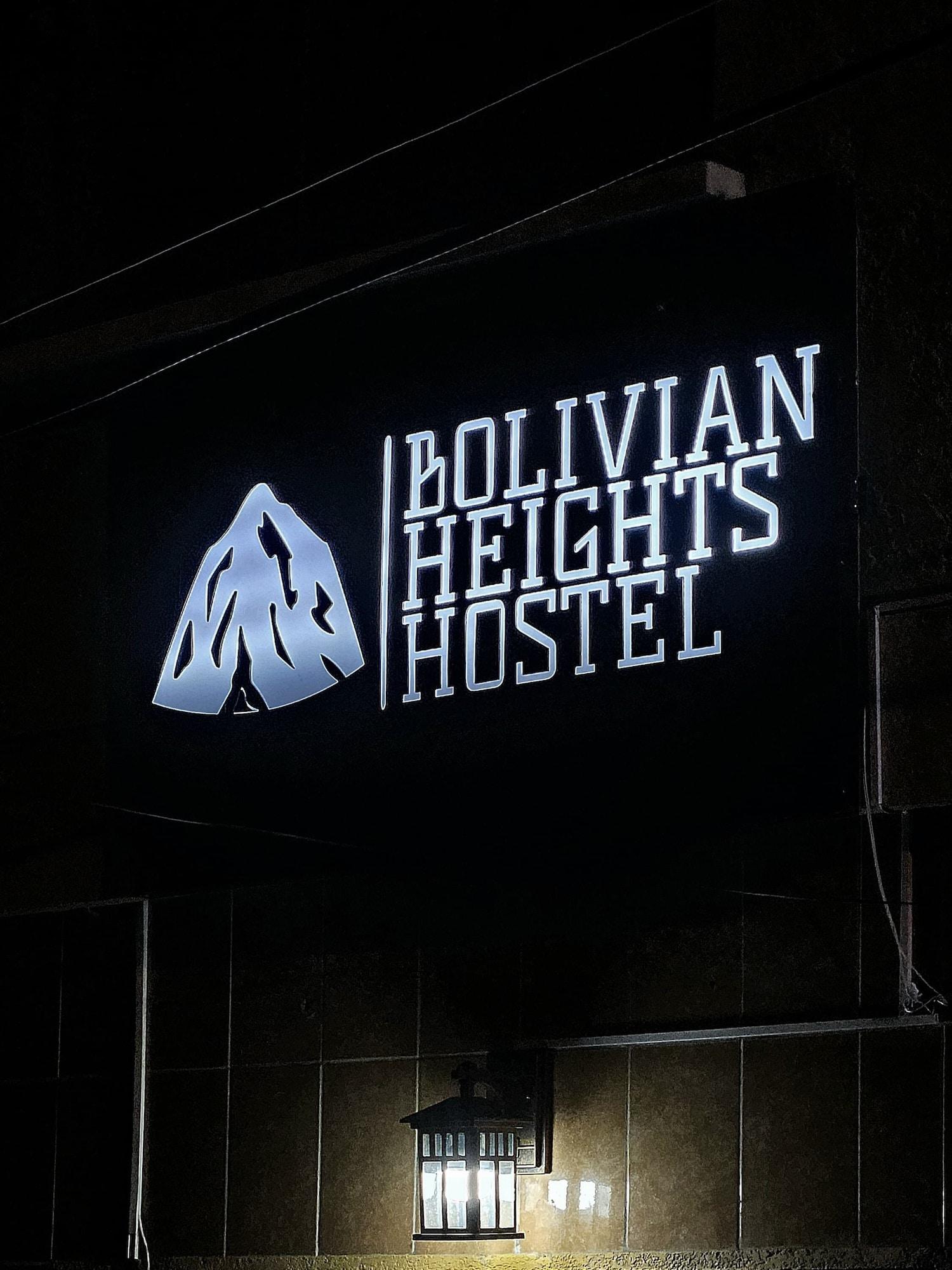 Varios Bolivian Heights Hostel