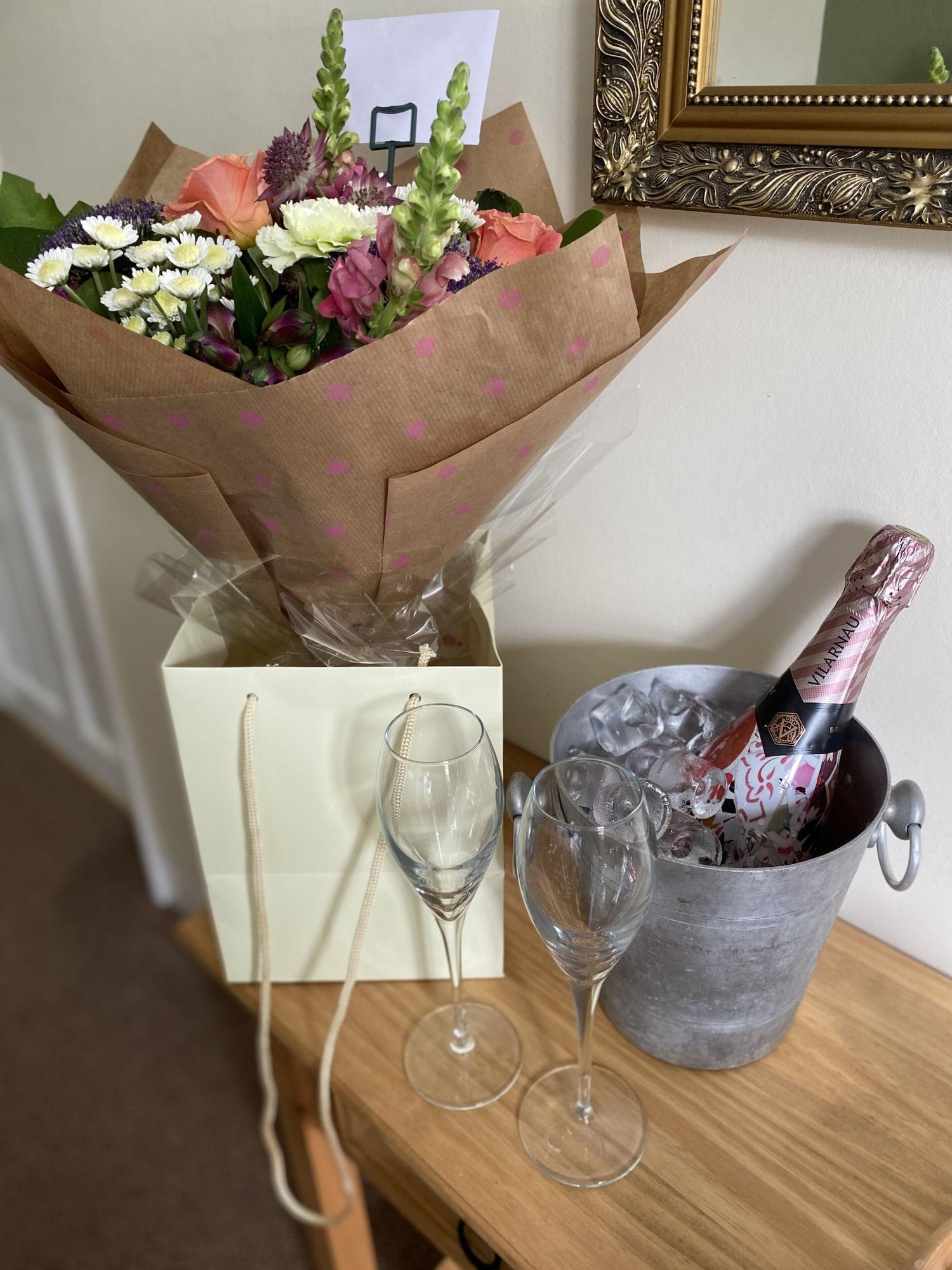 Vista Lobby The Royal Oak Inn