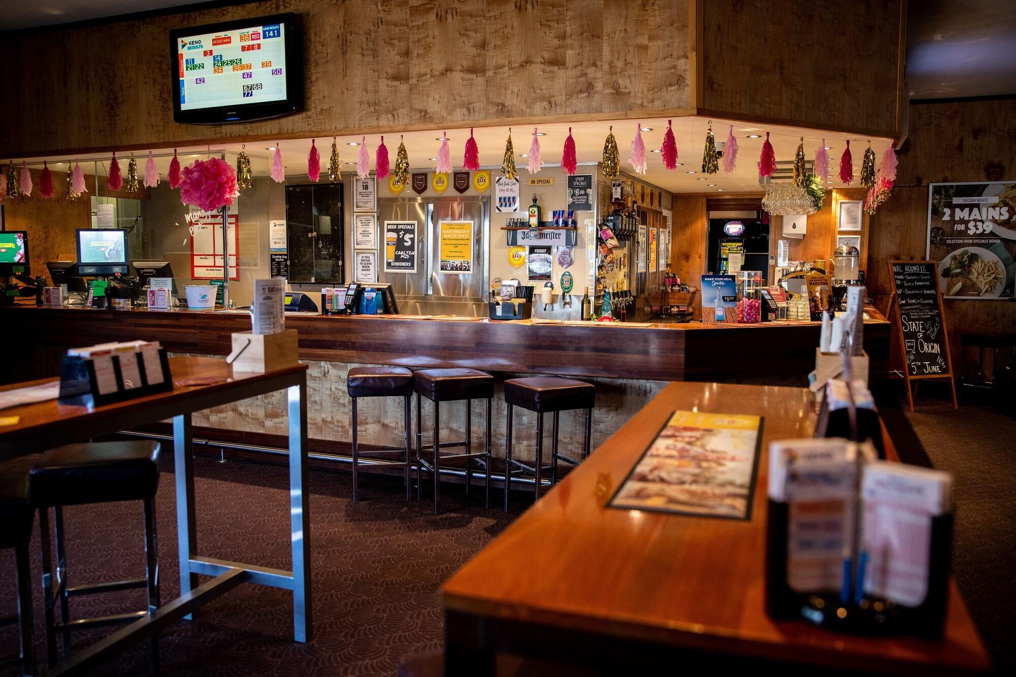 Bar/Salón Hotel Settlers