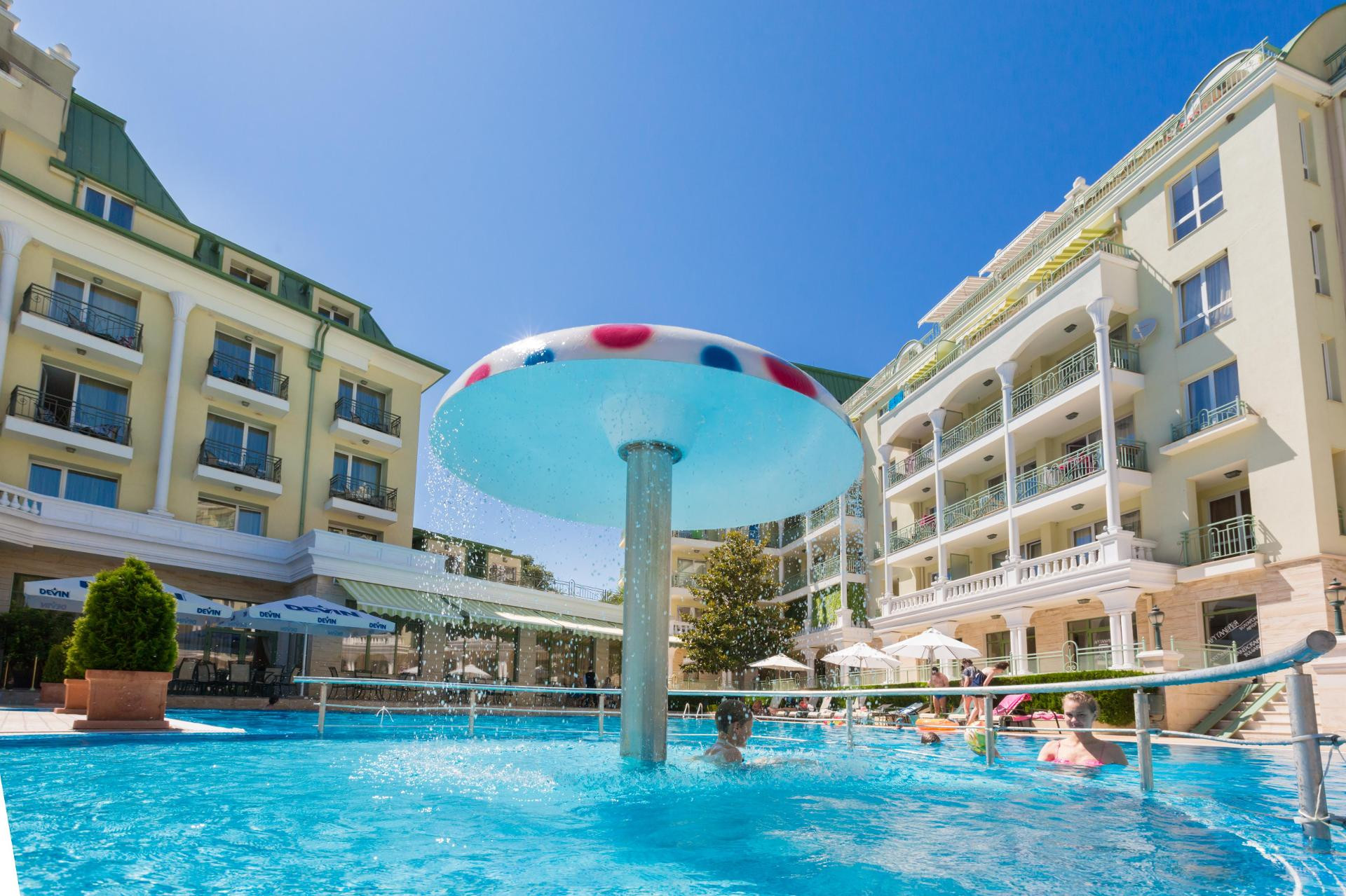 Vista Exterior Hotel Romance & Family Suites