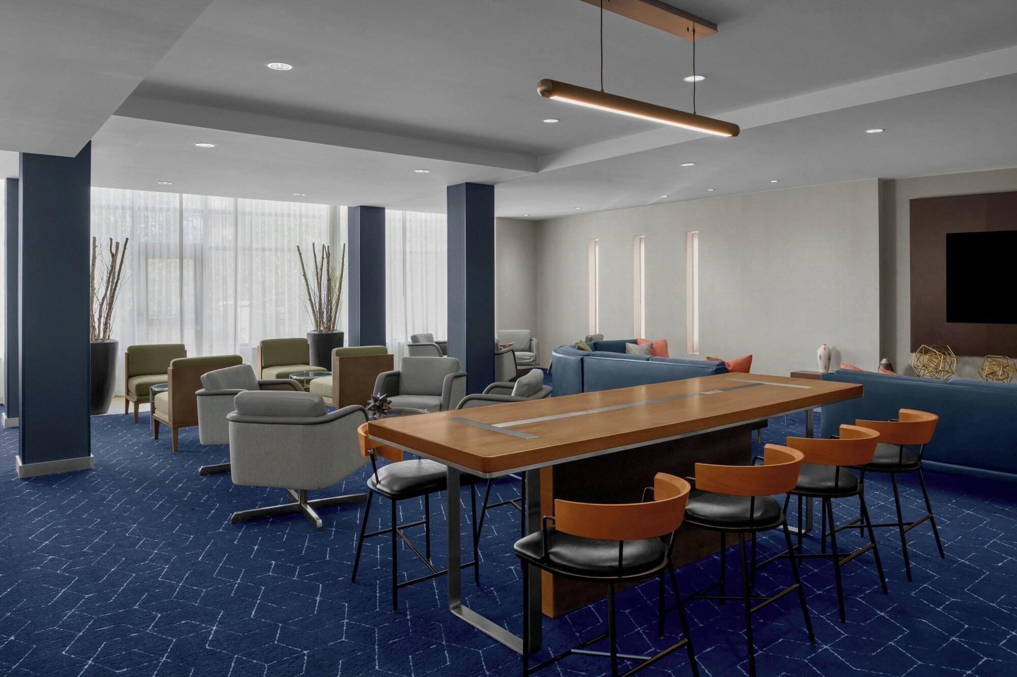 Vista Lobby Courtyard Pittsburgh Airport Settlers Ridge