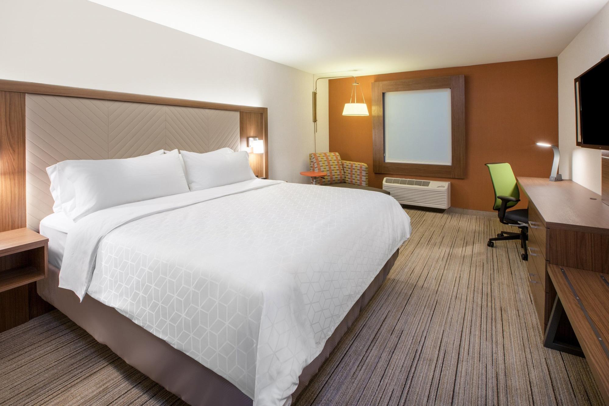 Quarto Holiday Inn Express & Suites Houston - N Downtown, an IHG Hotel