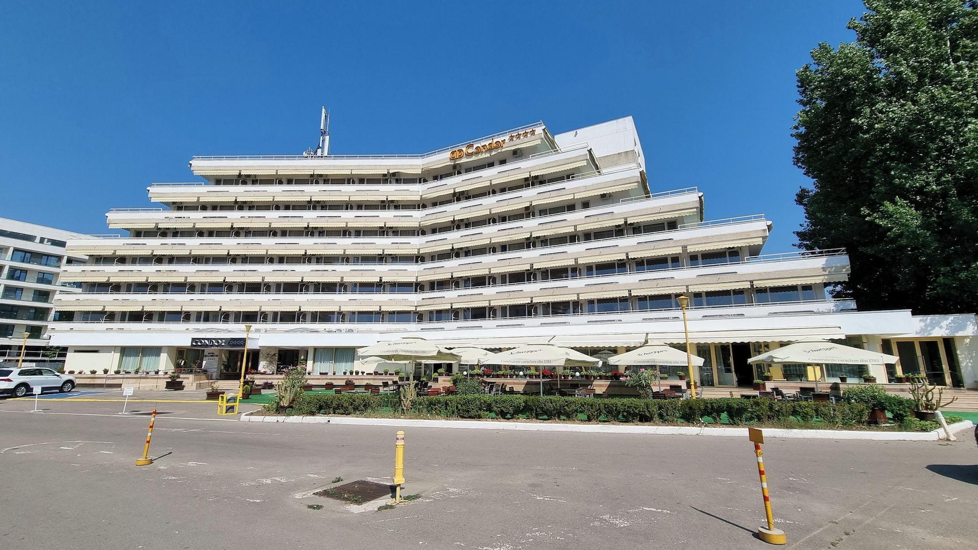 Vista Exterior Hotel Condor