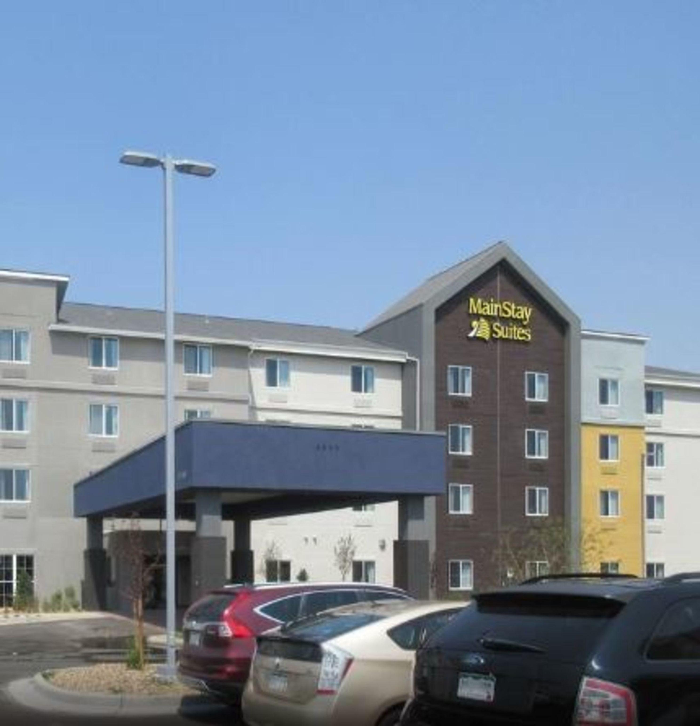 Vista Exterior MainStay Suites Denver International Airport