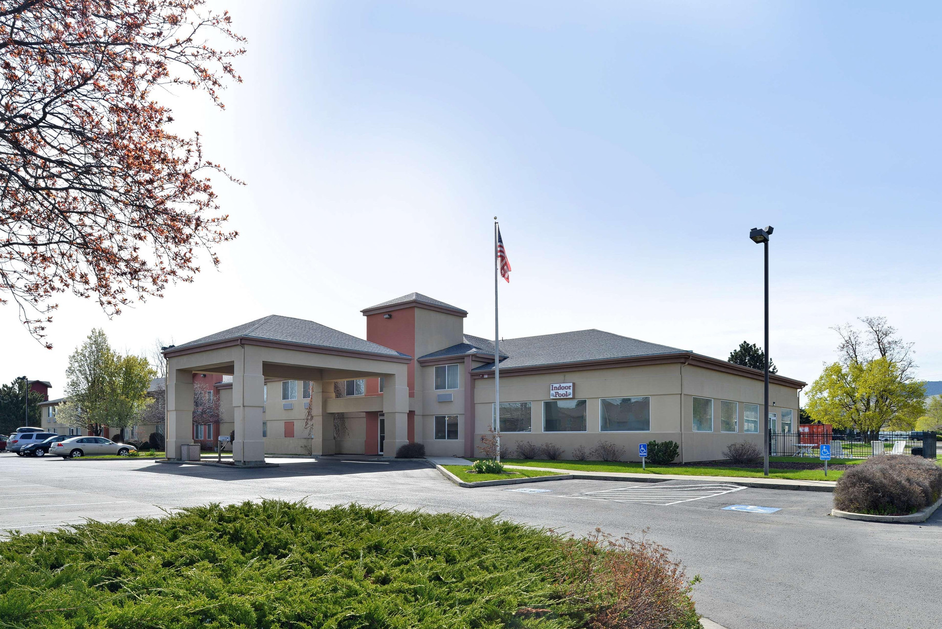 Vista Exterior Americas Best Value Sandman Inn